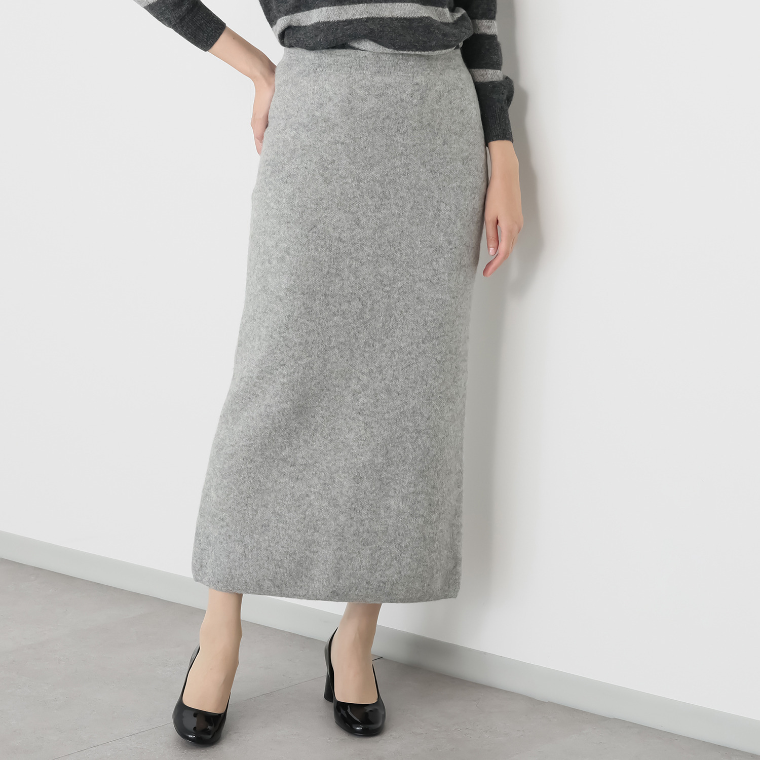 ソアージュ ベビーアルパカ ふんわり暖かい バックスリット ニットスカート