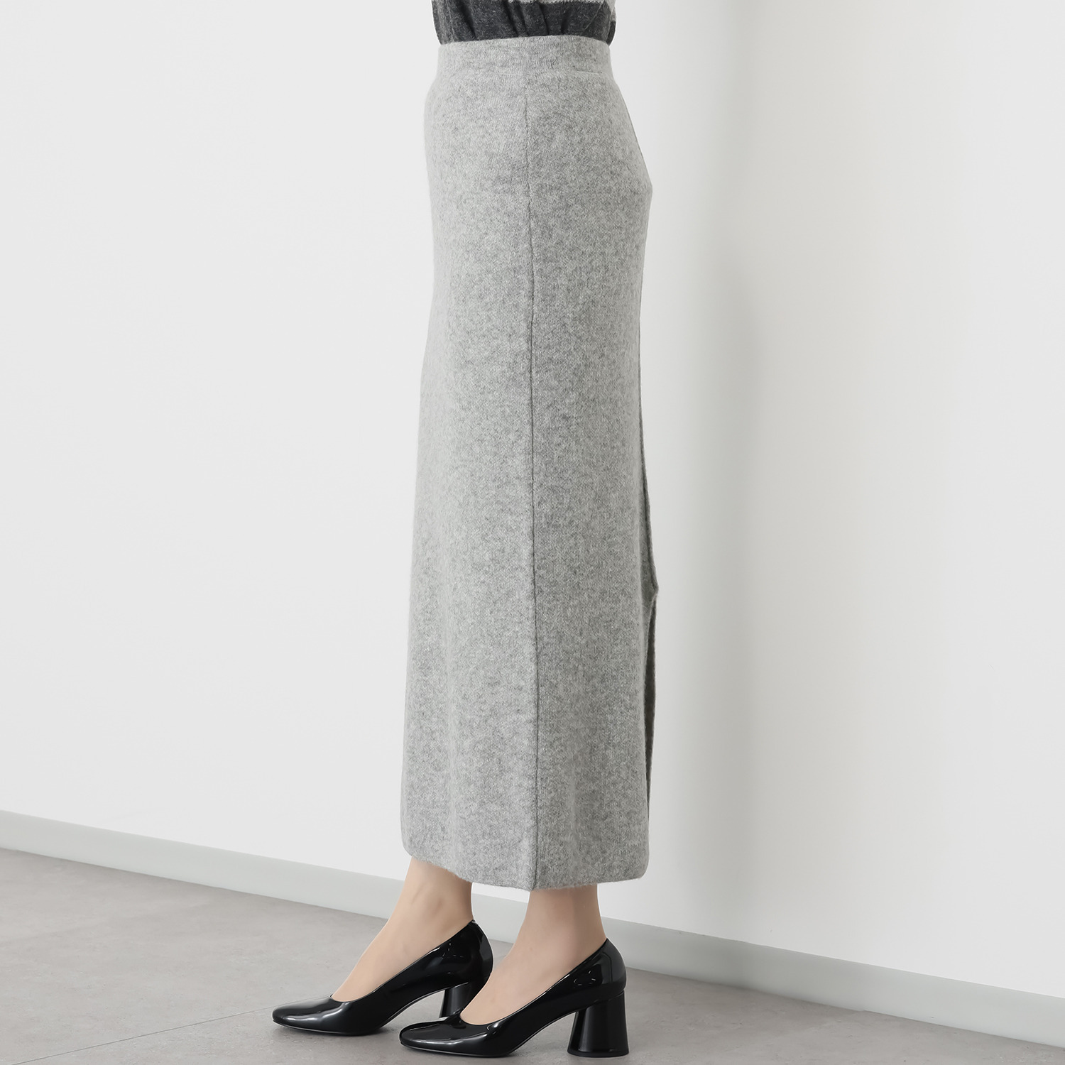 ソアージュ ベビーアルパカ ふんわり暖かい バックスリット ニットスカート