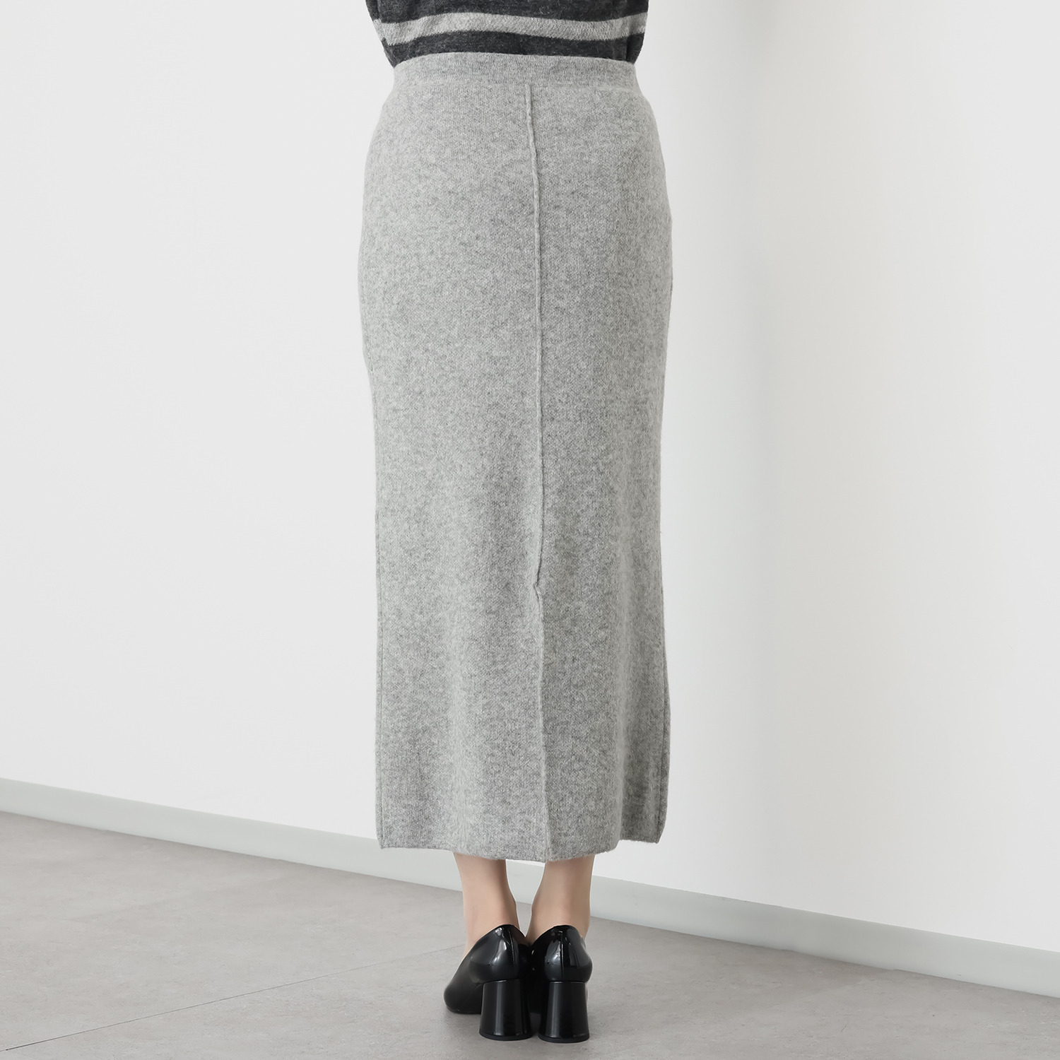 ソアージュ ベビーアルパカ ふんわり暖かい バックスリット ニットスカート