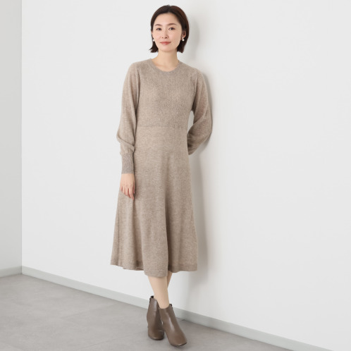 ソアージュ ベビーアルパカ100% ふんわり暖かい ヘリンボーン柄 ニットワンピース ソアージュ ベビーアルパカ100% ふんわり暖かい ヘリンボーン柄 ニットワンピース