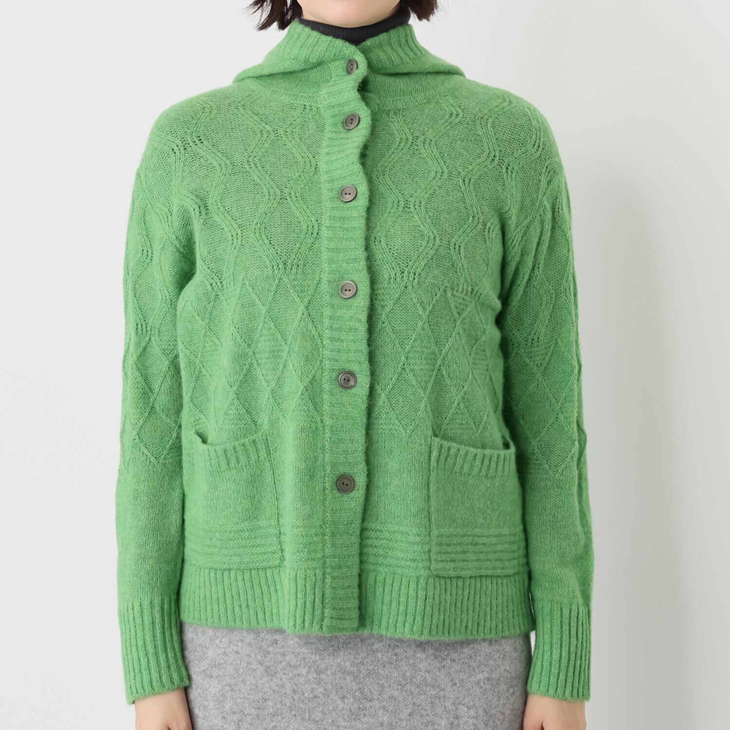 ソアージュ ベビーアルパカ１００％ ふんわり暖かい ケーブル編 フード付カーディガン