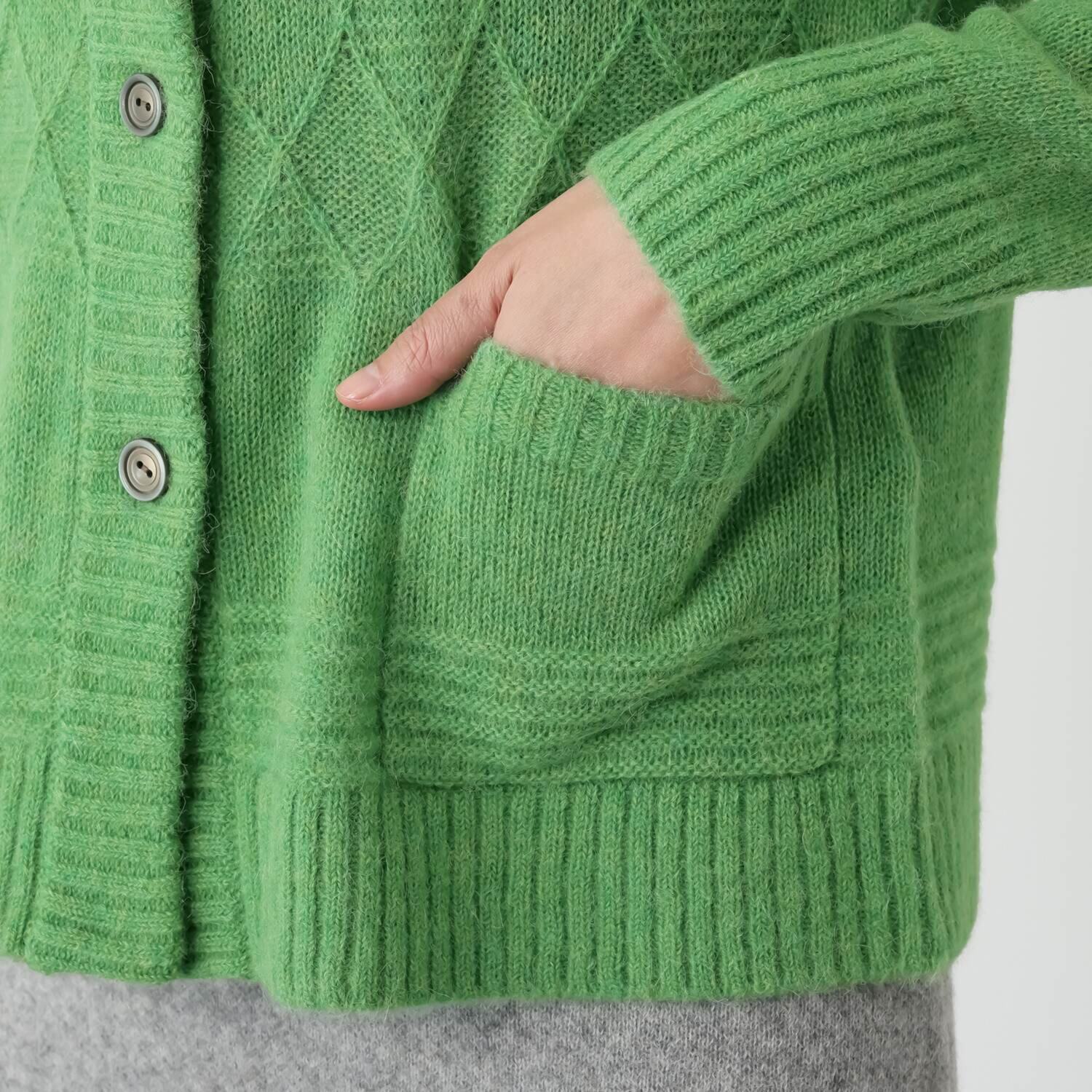 ソアージュ ベビーアルパカ１００％ ふんわり暖かい ケーブル編 フード付カーディガン