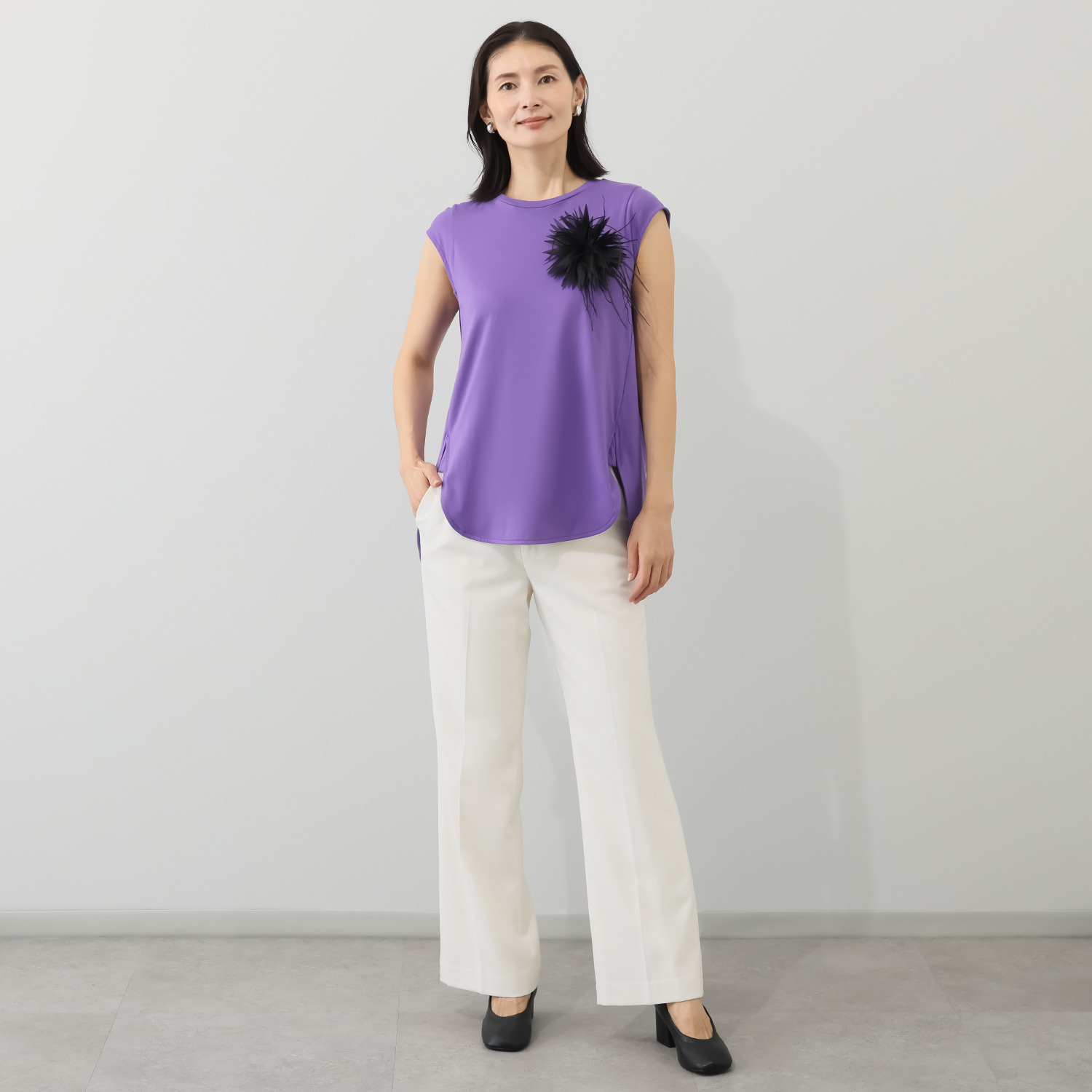 キリ　エ　キリ コサージュ付 キャップスリーブ カットソープルオーバー