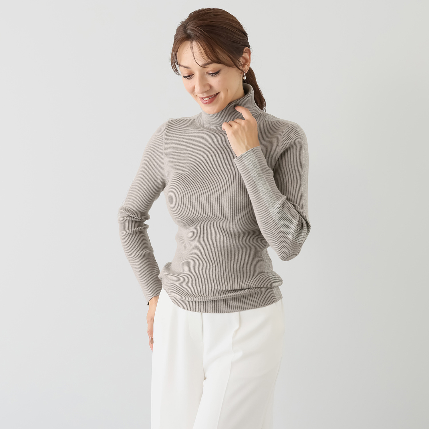 スタイル・ラヴィー 吸湿発熱 ラメラインがエレガント タートル ニットプルオーバー