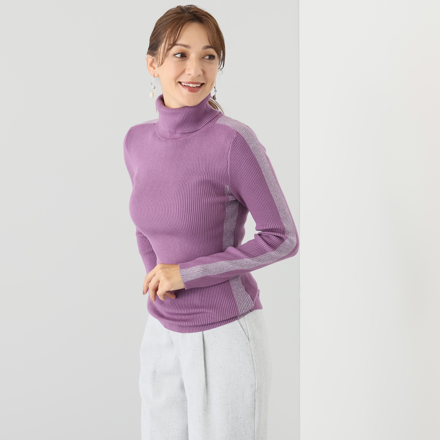 スタイル・ラヴィー 吸湿発熱 ラメラインがエレガント タートル ニットプルオーバー