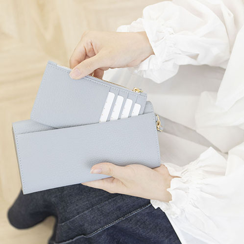 マリ・クレール イタリアンレザー 見やすくて使いやすい！ ガラスビジュウクローバー アクセント ギャルソン長財布