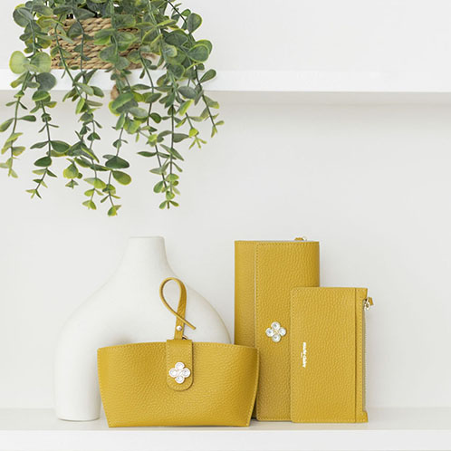 マリ・クレール 牛革 エッフェル塔モティーフ アクセント フラグメントケース