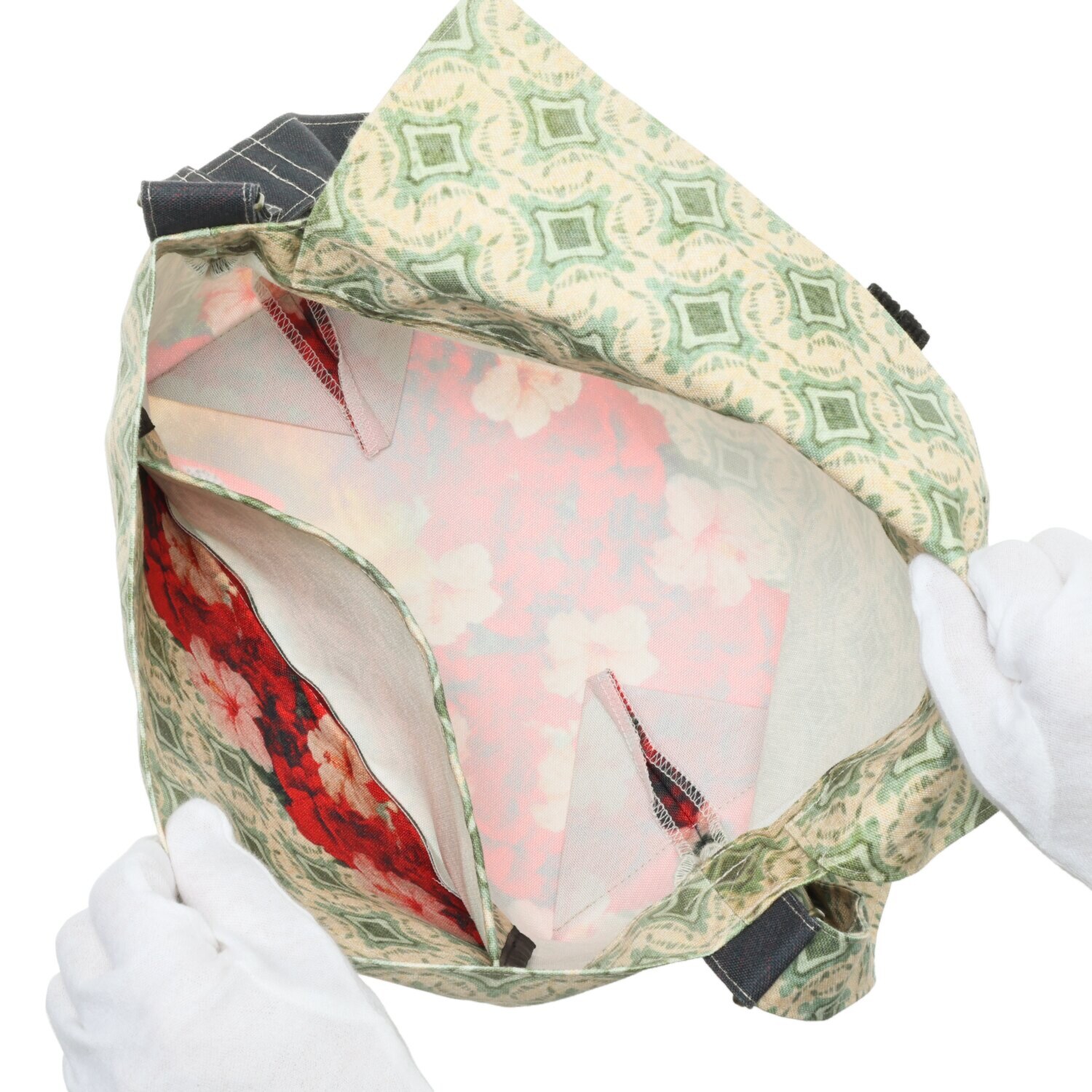 リュシー・ダンセット フラップショルダーバッグ