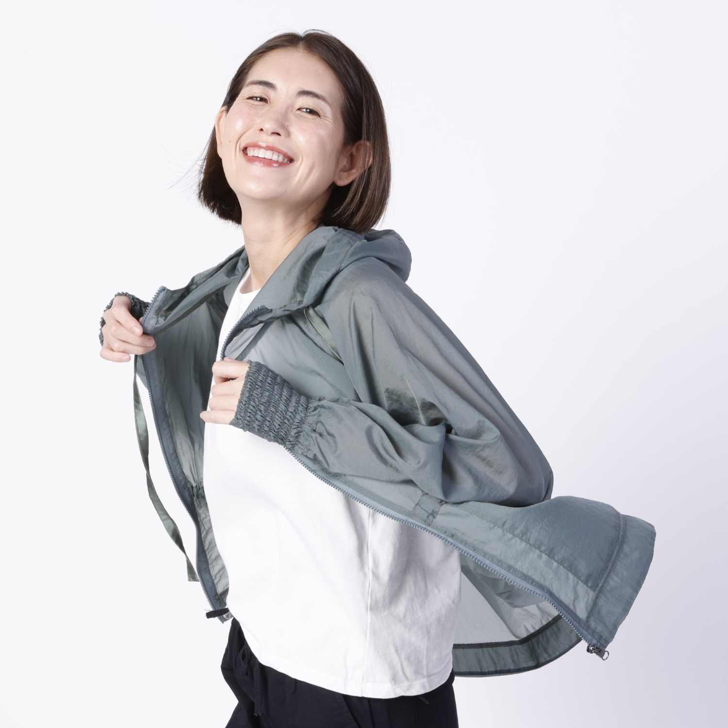 メイドバイスターズ 透けるのに しっかりＵＶカット！ ふわふわシフォン調 ポケッタブルパーカー