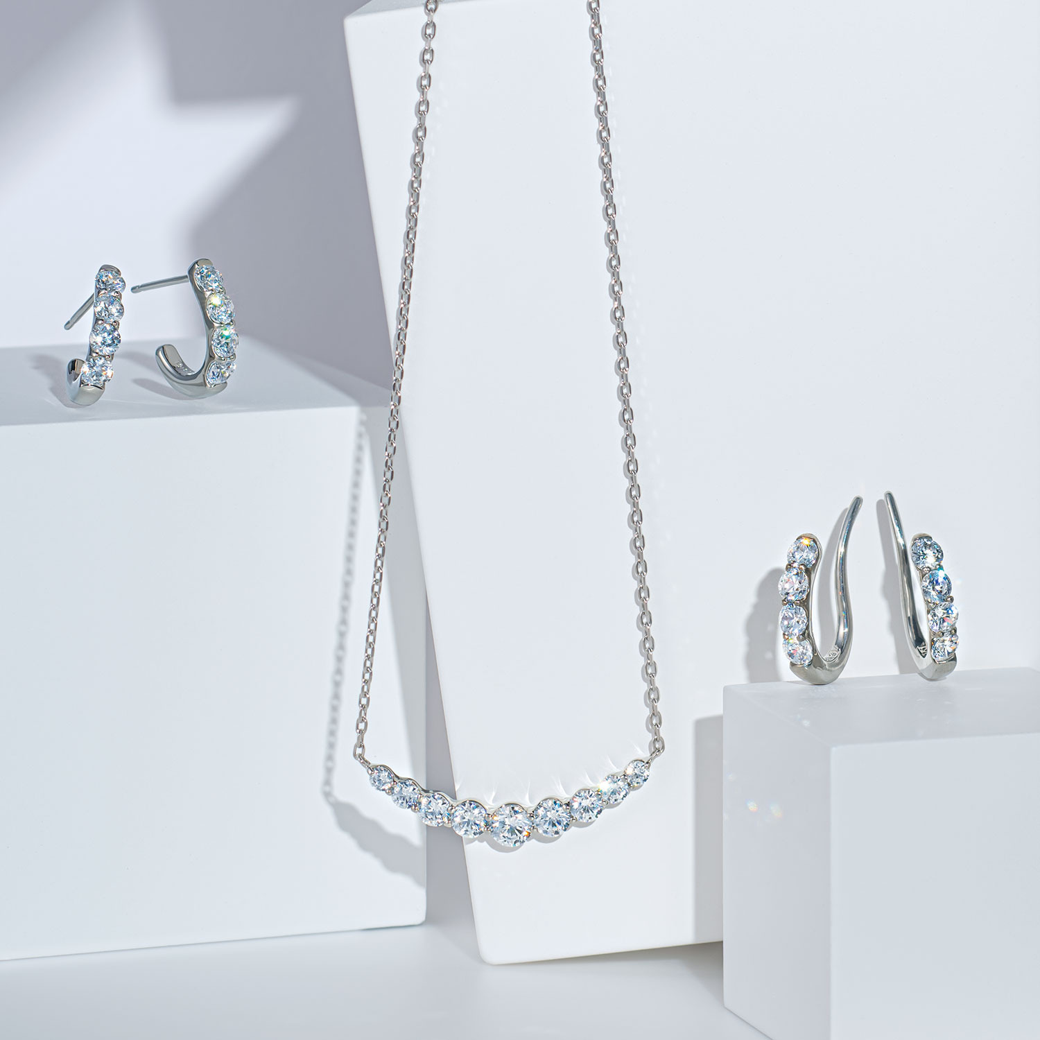 ステングレイス サージカルステンレス プレシオサ社製ＣＺ グラデーションライン ピアス／イヤークリップ