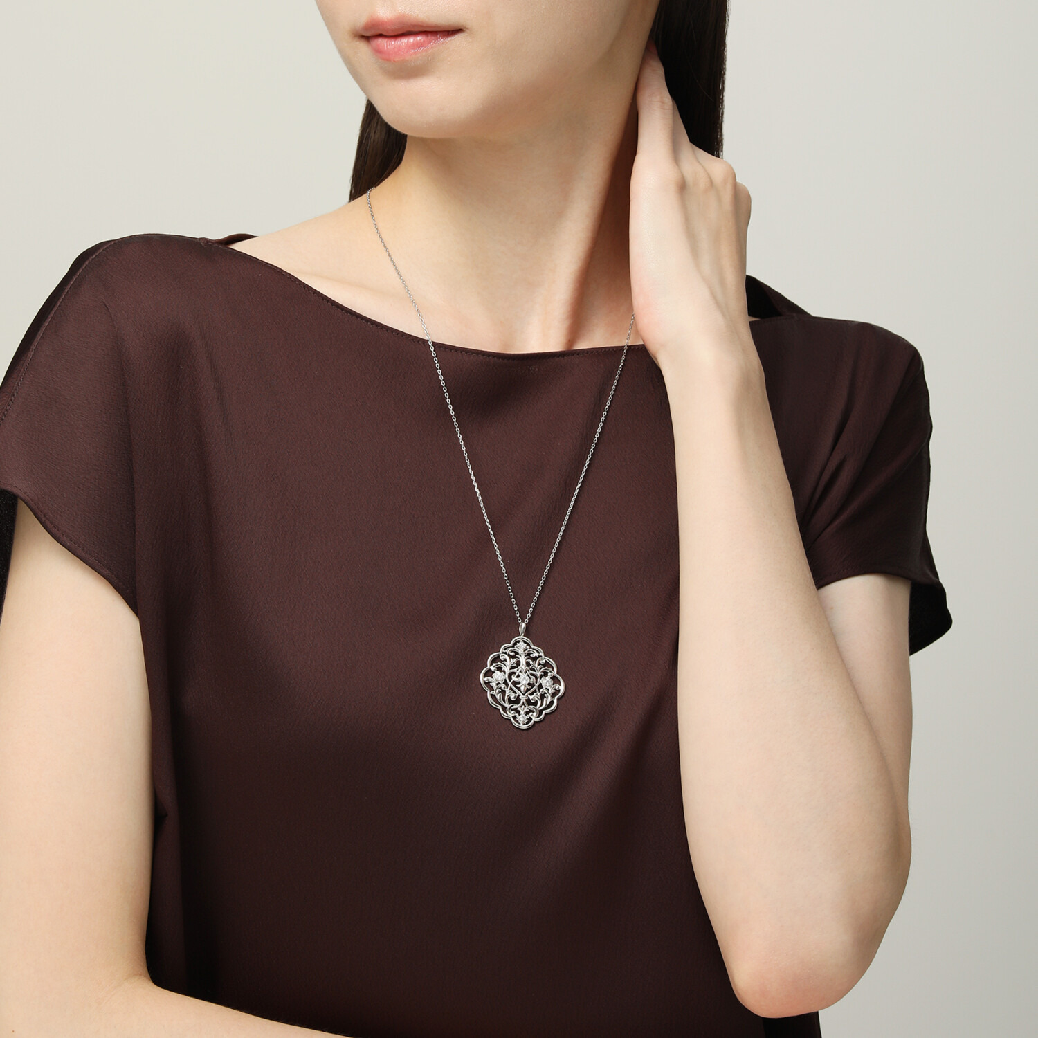 ステングレイス サージカルステンレス プレシオサ社製ＣＺ ヴィクトリアン調 レースデザイン ロングペンダント