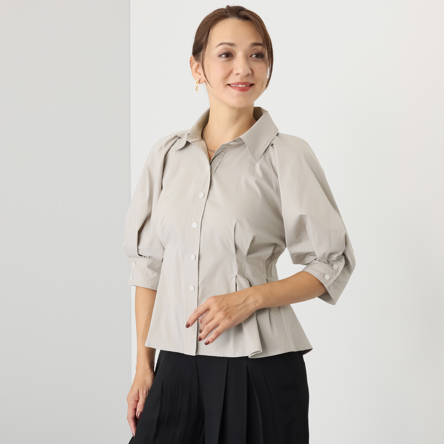 ゴドー こだわりの パターンで魅せる 立体シルエットブラウス