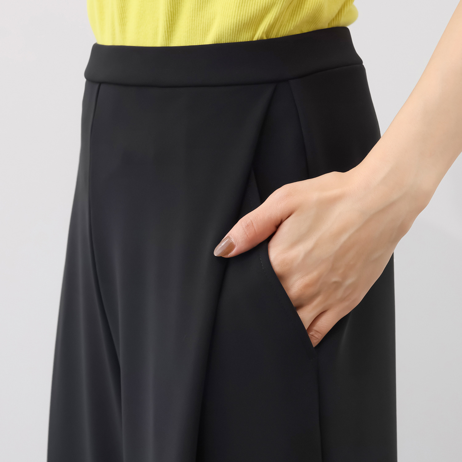 上質ごこち 極上のエレガントドレープ ドレスパンツ