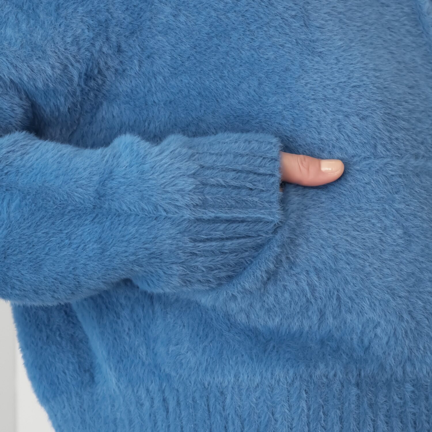 シャビージェンティール シャギー素材 クロップト丈 上下スライダーファスナー ハイネックブルゾン