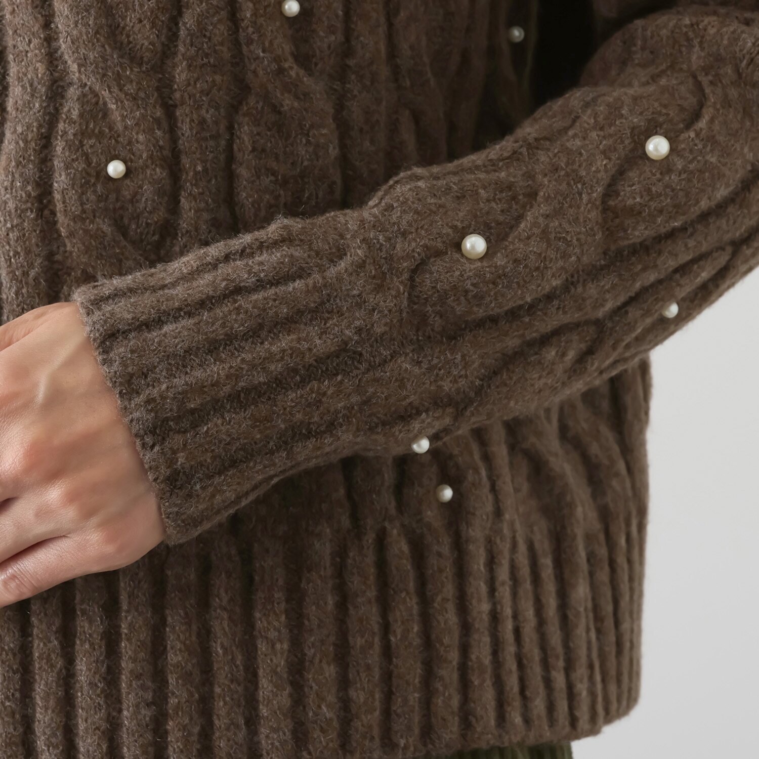 シャビージェンティール ケーブル柄 パール調ビーズ付 ニットプルオーバー