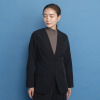 ヤエアジュテ きれいなシルエットで 初秋に映える ノーカラージャケット