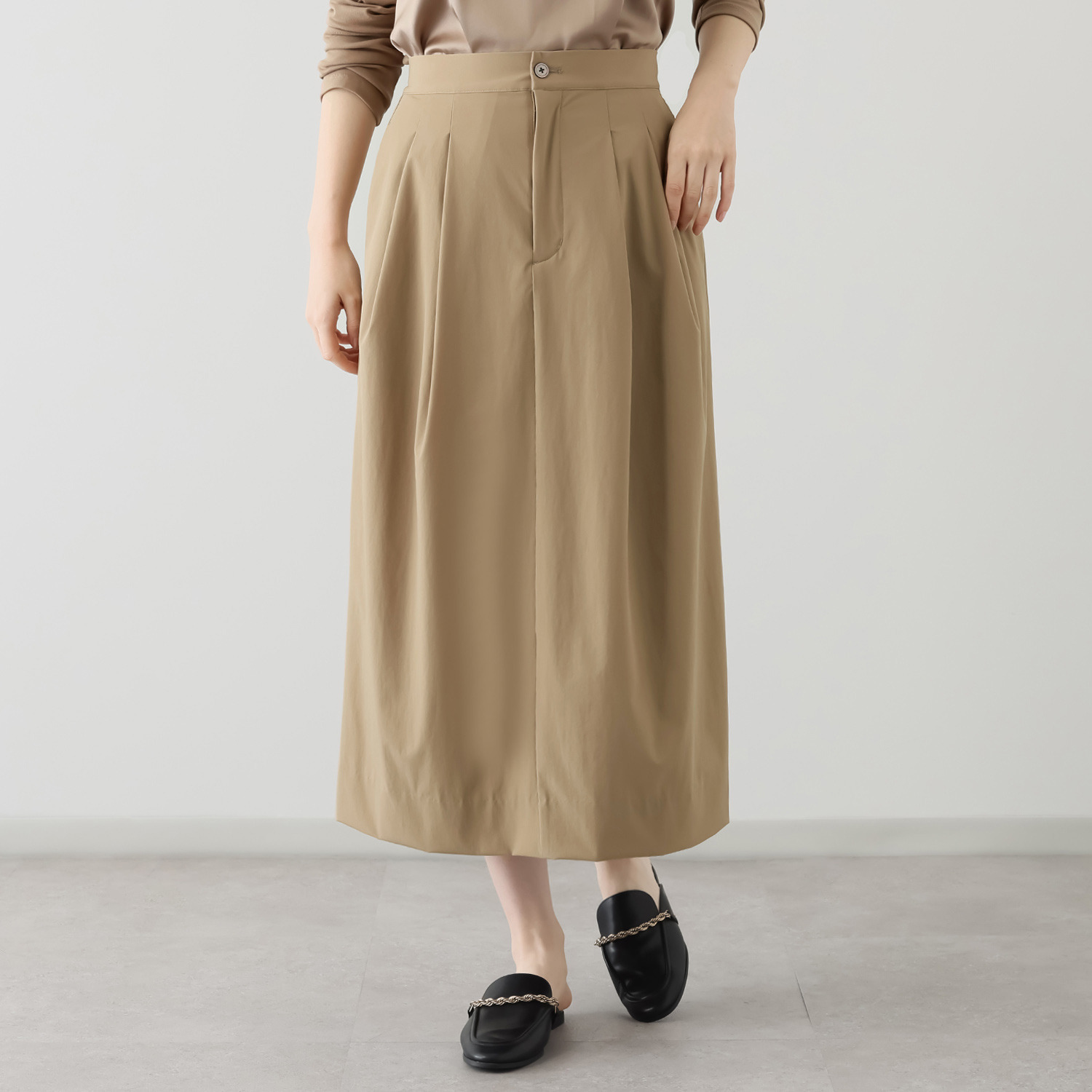ヤエアジュテ モード＆レディーライク タックデザイン Ｉラインスカート