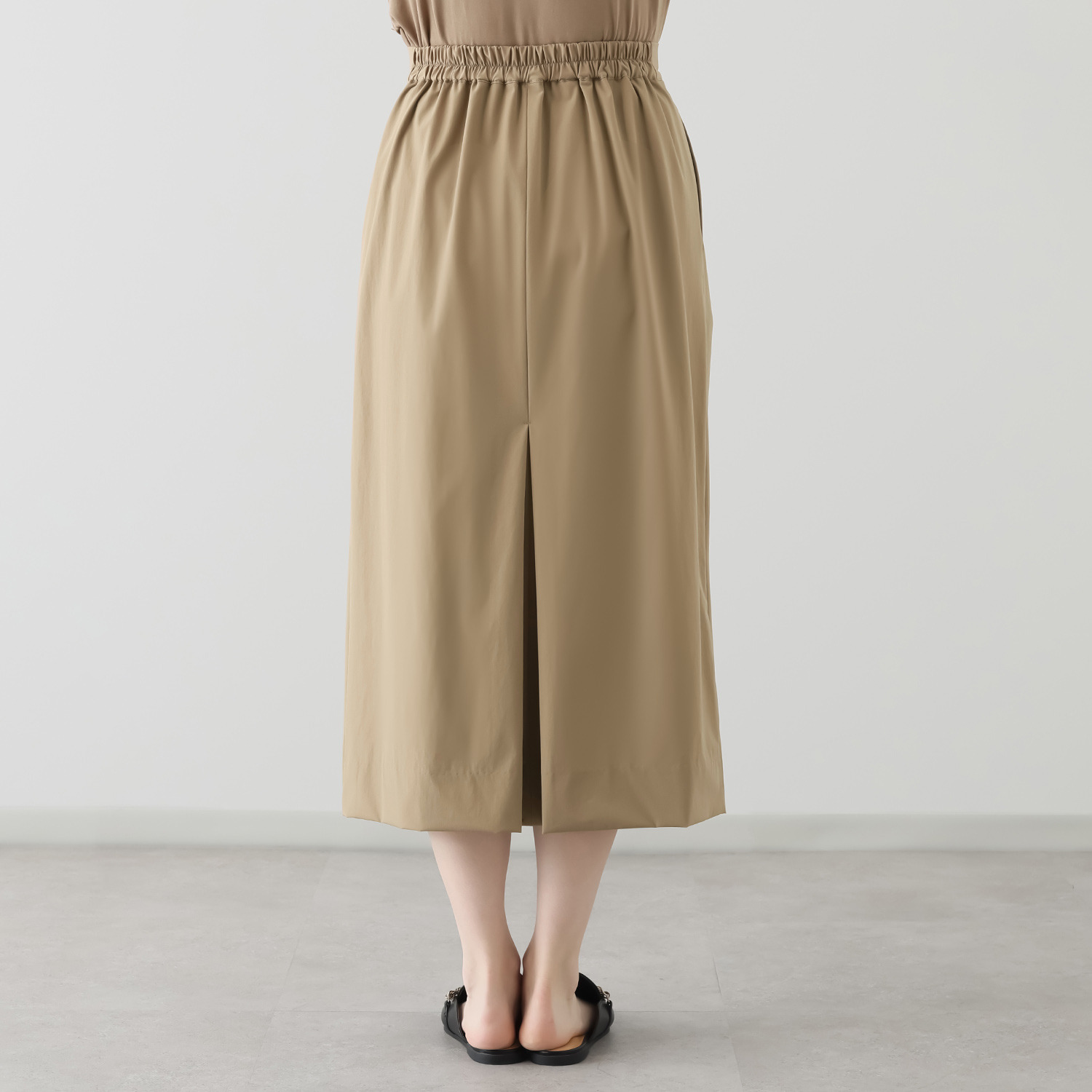 ヤエアジュテ モード＆レディーライク タックデザイン Ｉラインスカート