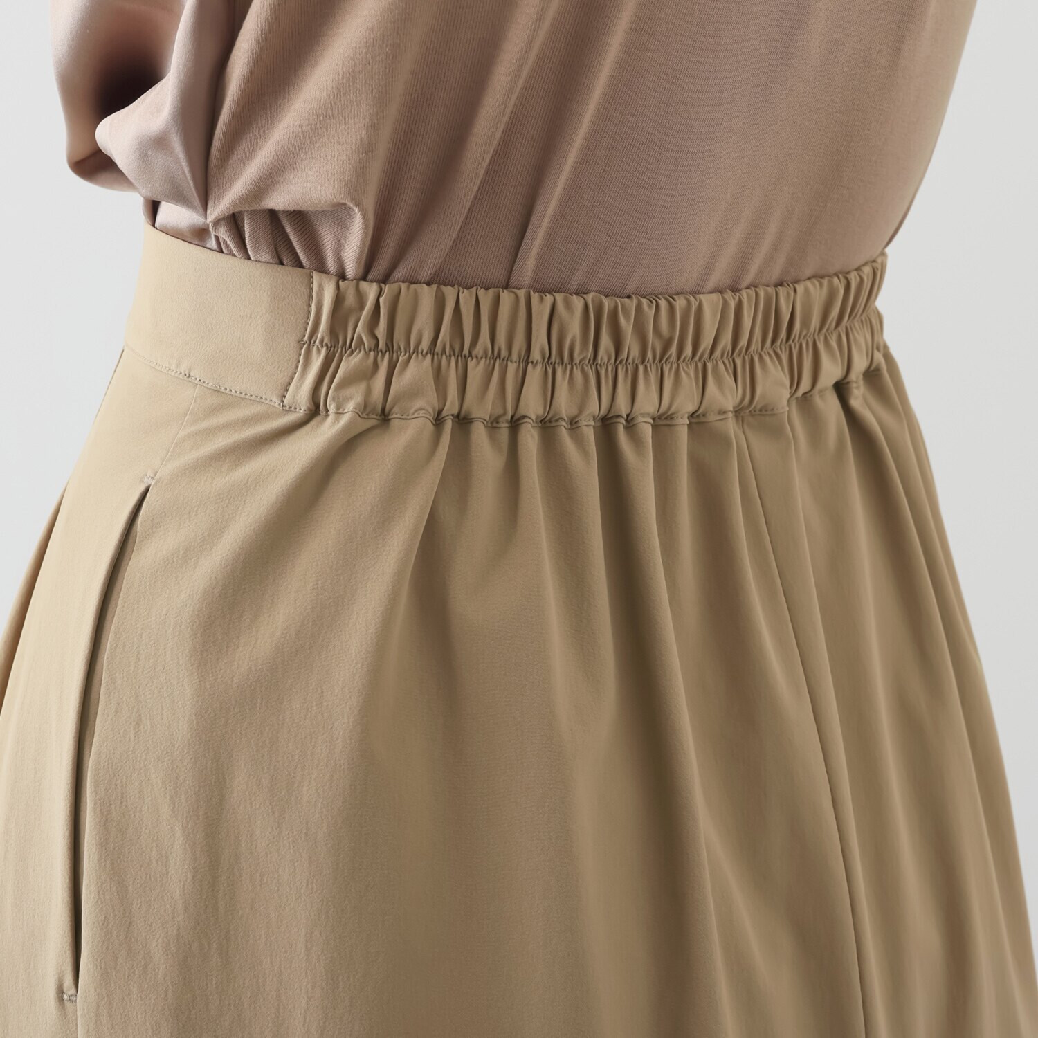 ヤエアジュテ モード＆レディーライク タックデザイン Ｉラインスカート
