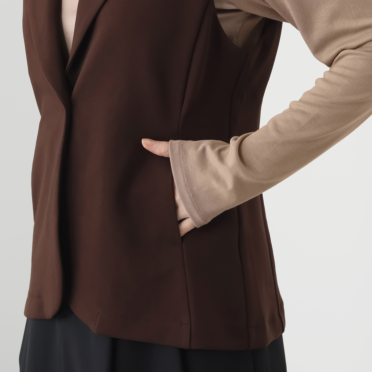 ヤエアジュテ 初秋を彩る プラスワンアイテム テーラードカラー カットソーベスト