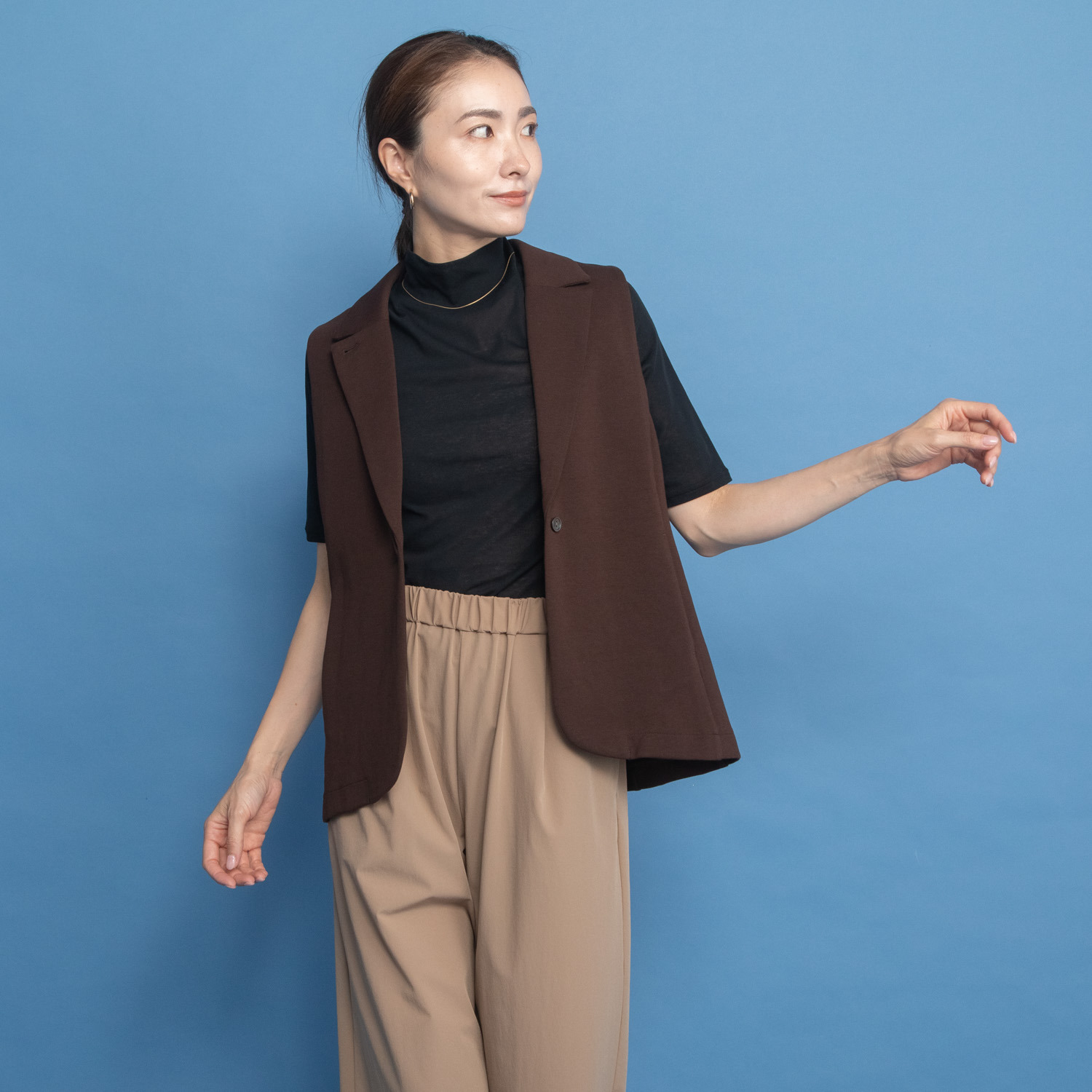 ヤエアジュテ 初秋を彩る プラスワンアイテム テーラードカラー カットソーベスト