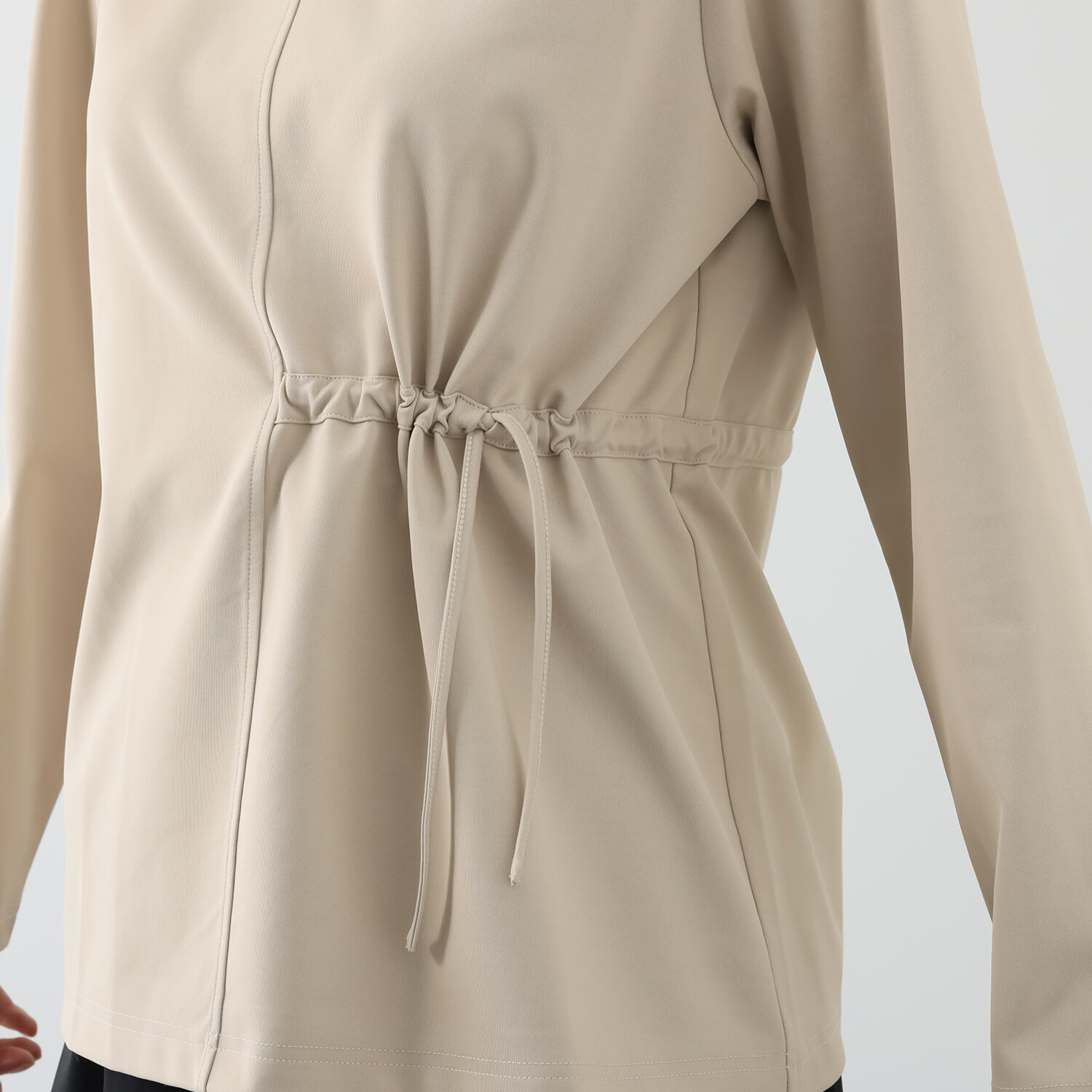 ヤエアジュテ アシンメトリーデザインで 上品に季節をまたぐ 大人の万能 ロングスリーブＴシャツ