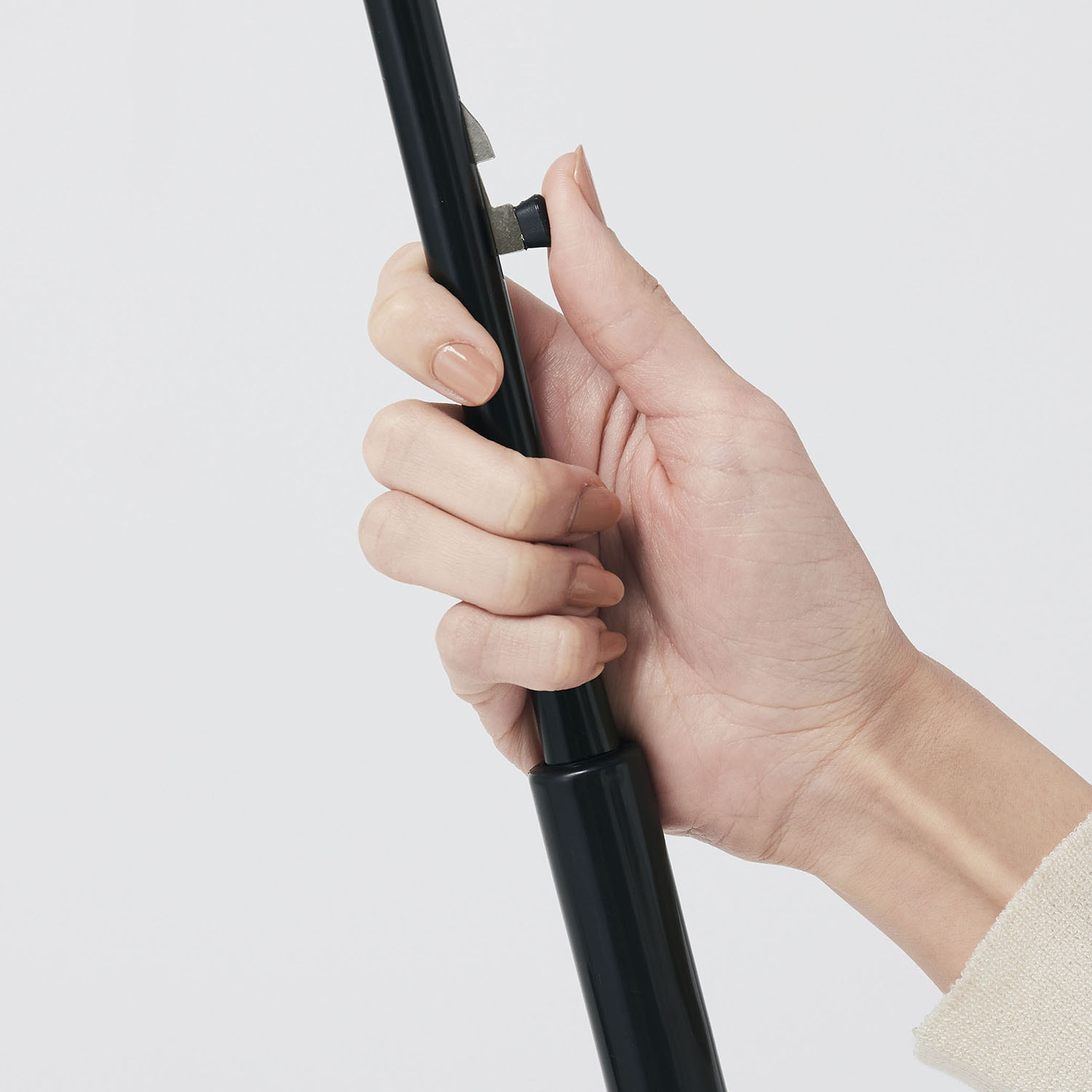 くるっと回って 風や衝撃を受け流しやすい まわるジャンボドーム傘