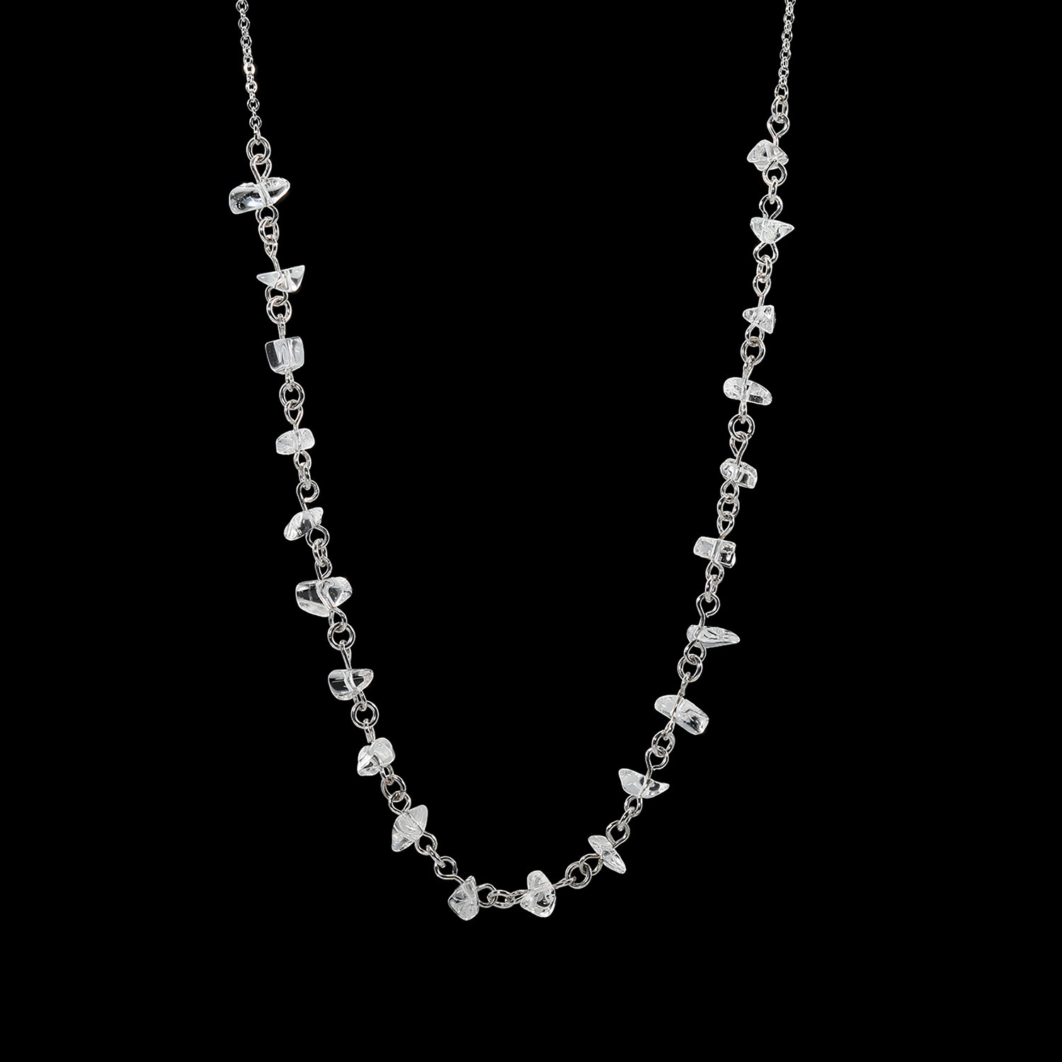 クリスタルバイアビステ クォーツ ぺブルネックレス