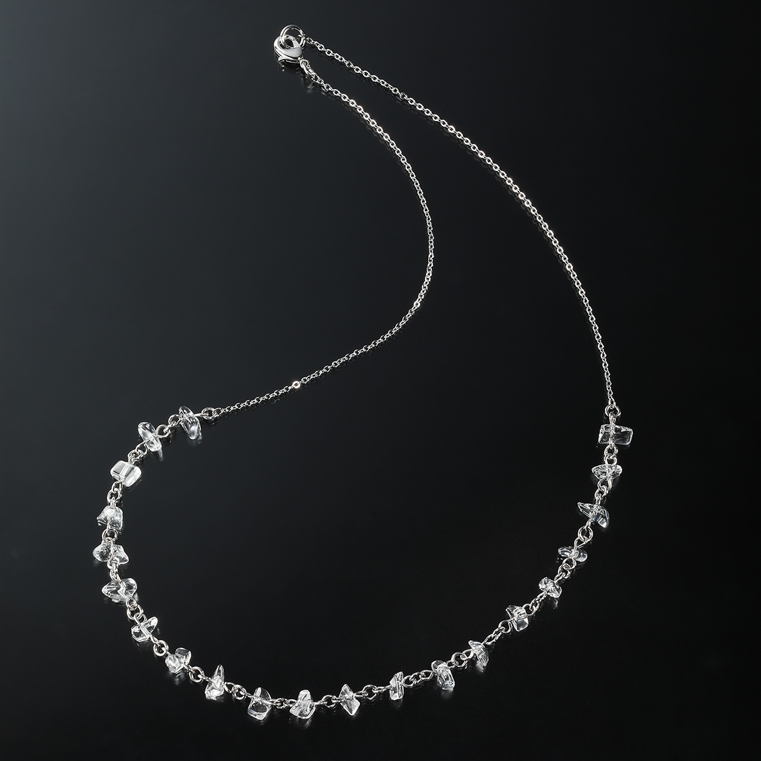 クリスタルバイアビステ クォーツ ぺブルネックレス