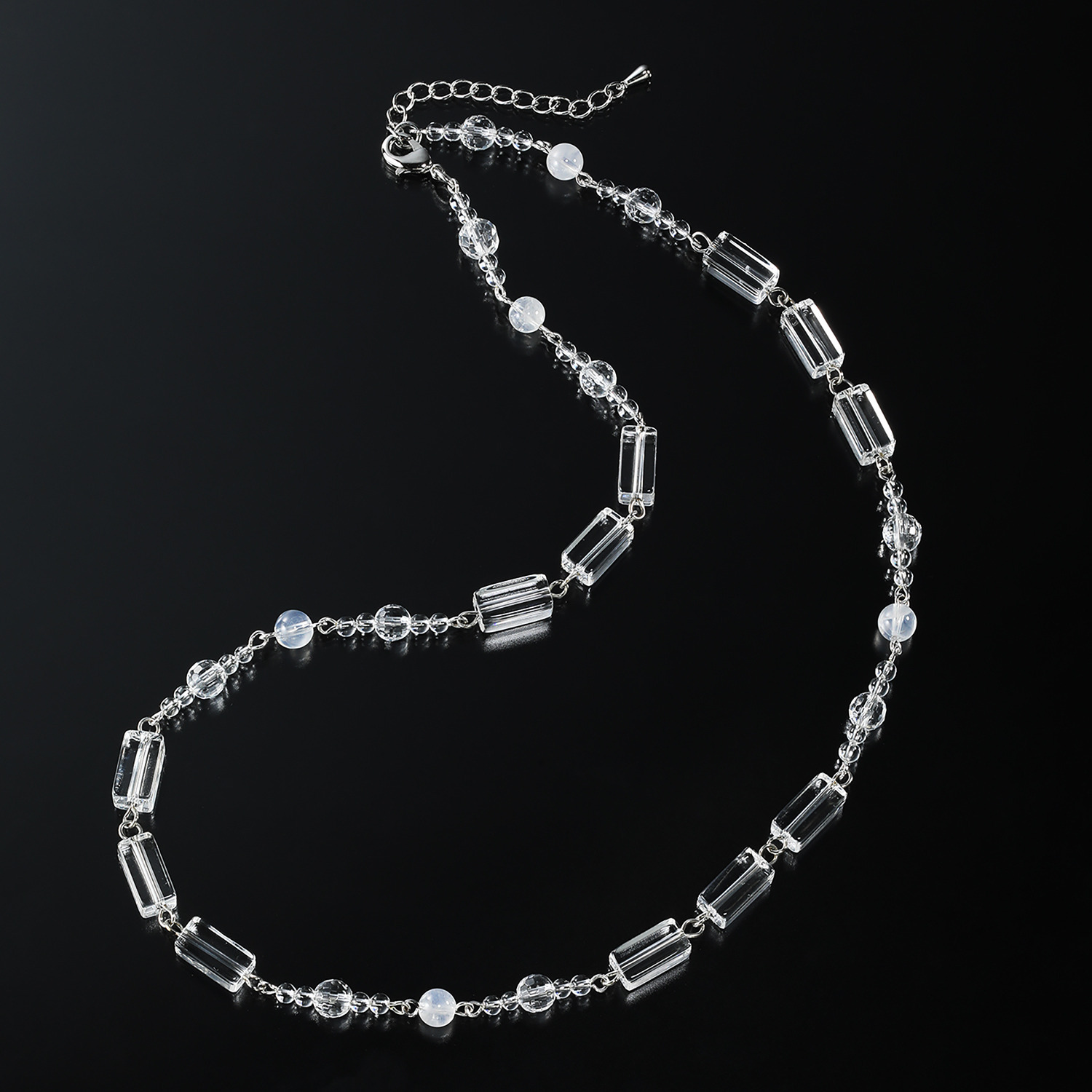 クリスタルバイアビステ クォーツ レクタングルネックレス