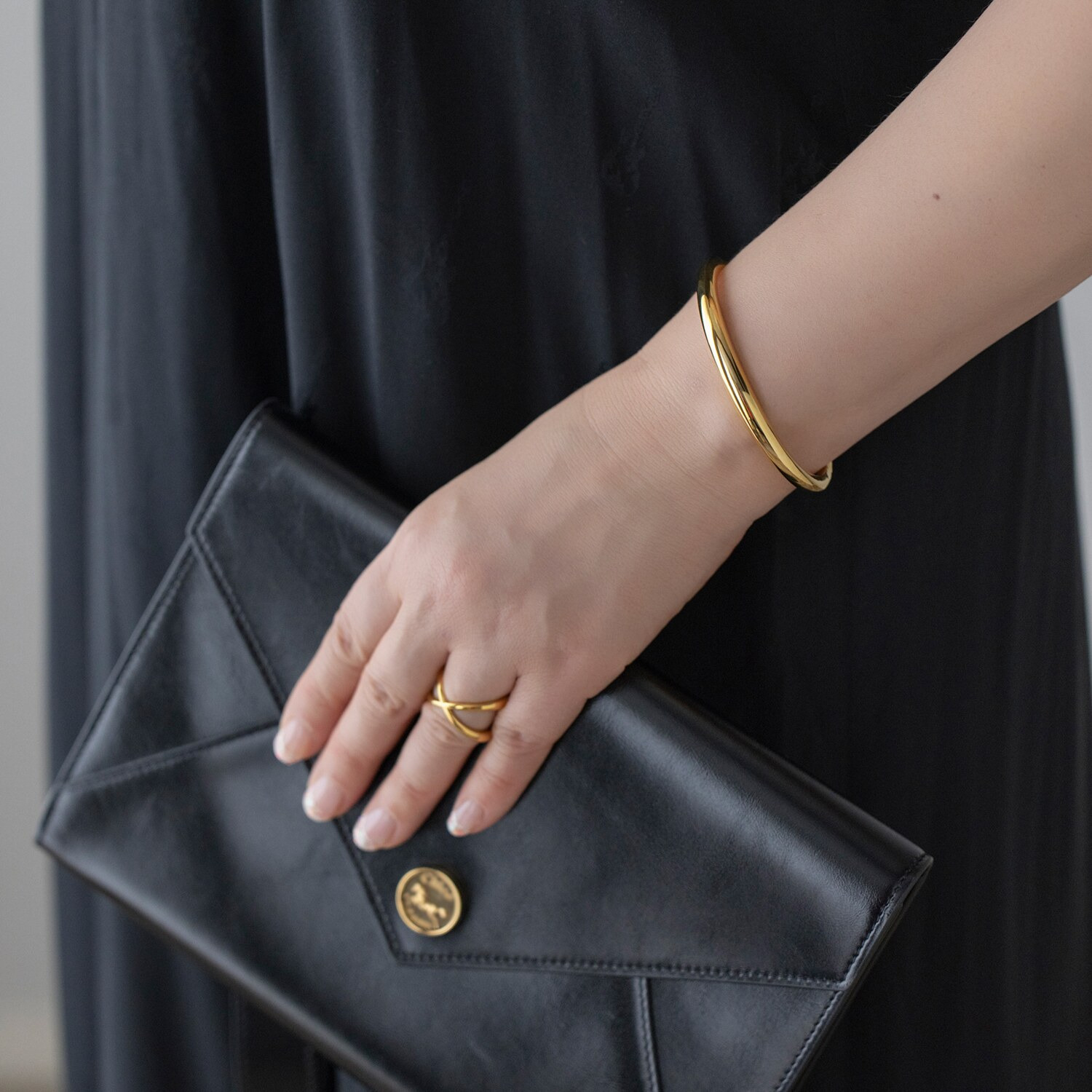 シマ・リリアーナ ステンレス ライトボリューム バングル