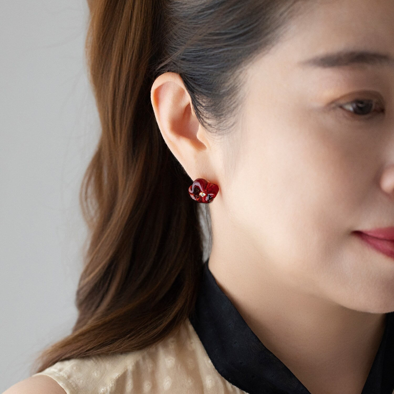 シマ・リリアーナ ハンドメイド フラワーデザイン ガラス イヤリング／ピアス