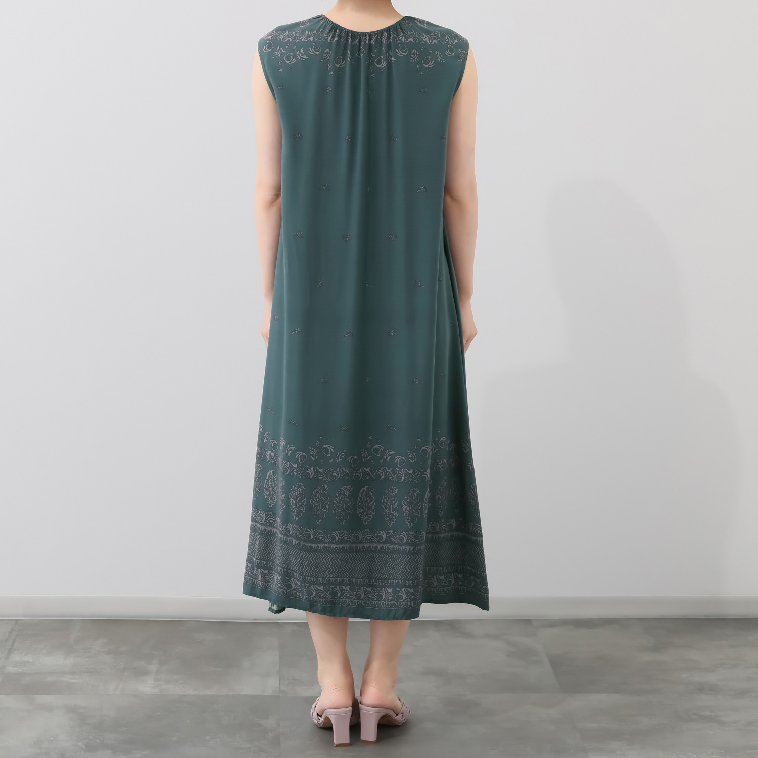 アリュメット 幾何柄パネルプリント ワンピース