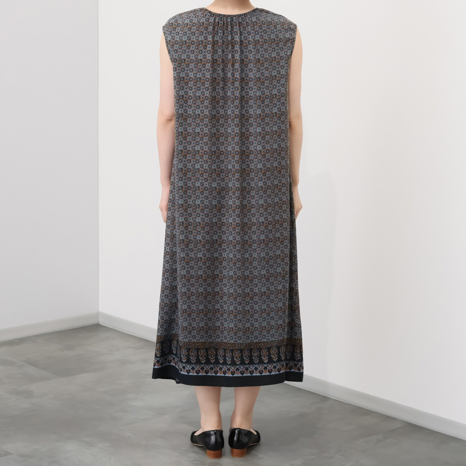 アリュメット 更紗柄パネルプリント ワンピース