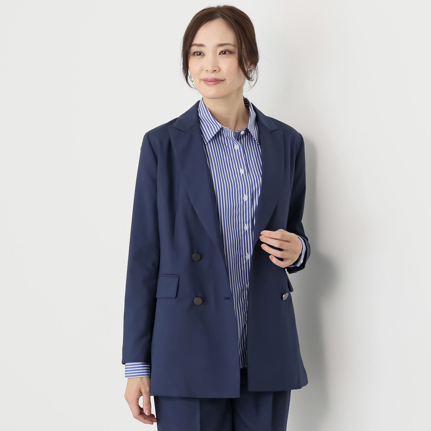 メリオン 上質ウールで仕立てた ピークドラペル ジャケット