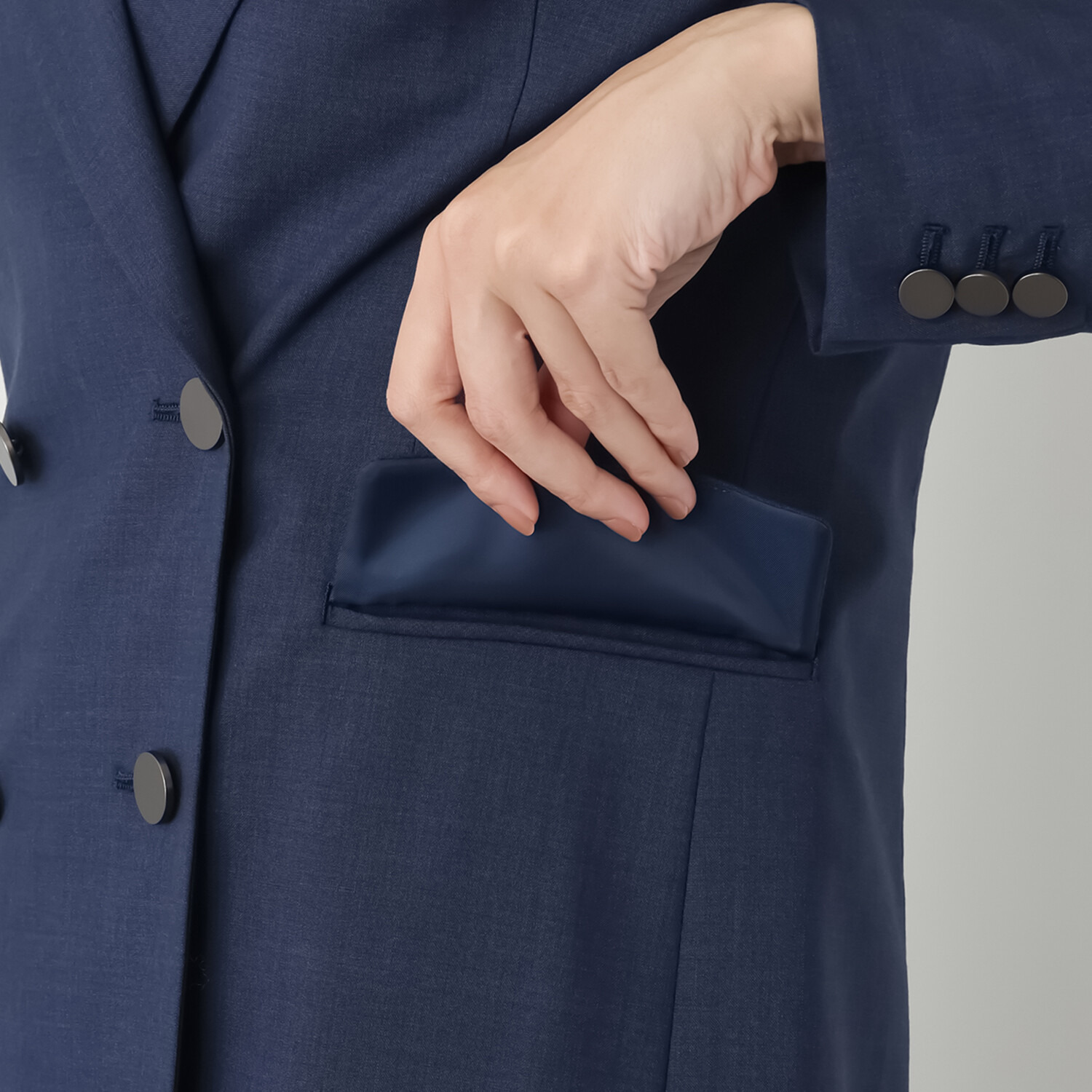 メリオン 上質ウールで仕立てた ピークドラペル ジャケット