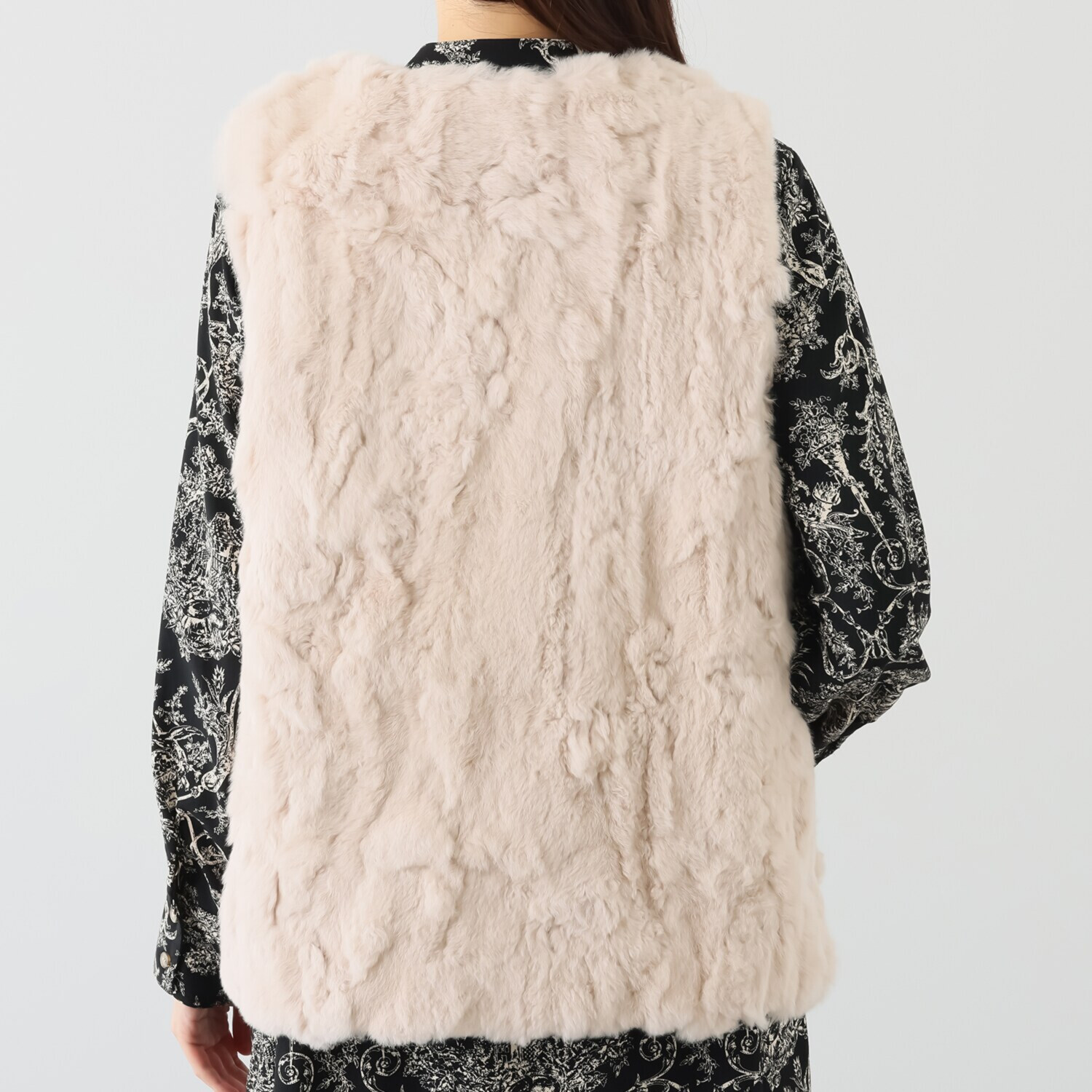 ティエドゥール レッキスラビット サイドスリット入り Ｖネックベスト