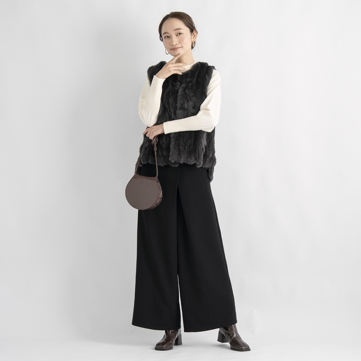 ティエドゥール レッキスラビット サイドスリット入り Ｖネックベスト