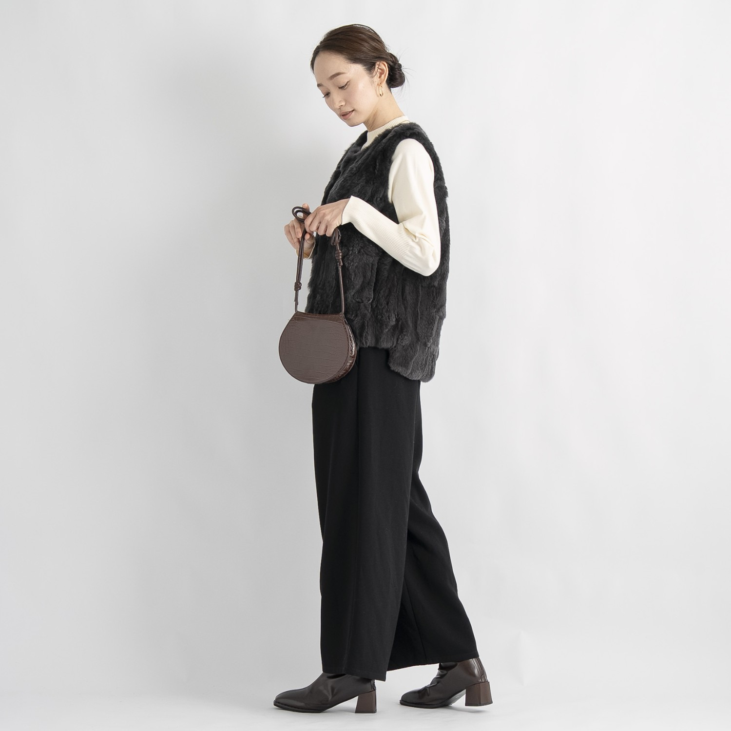 ティエドゥール レッキスラビット サイドスリット入り Ｖネックベスト