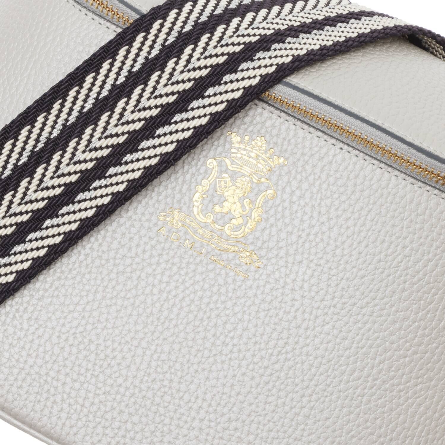 エーディーエムジェイ 牛革シュリンク型押し クロスボディバッグ ＜２０２５＞