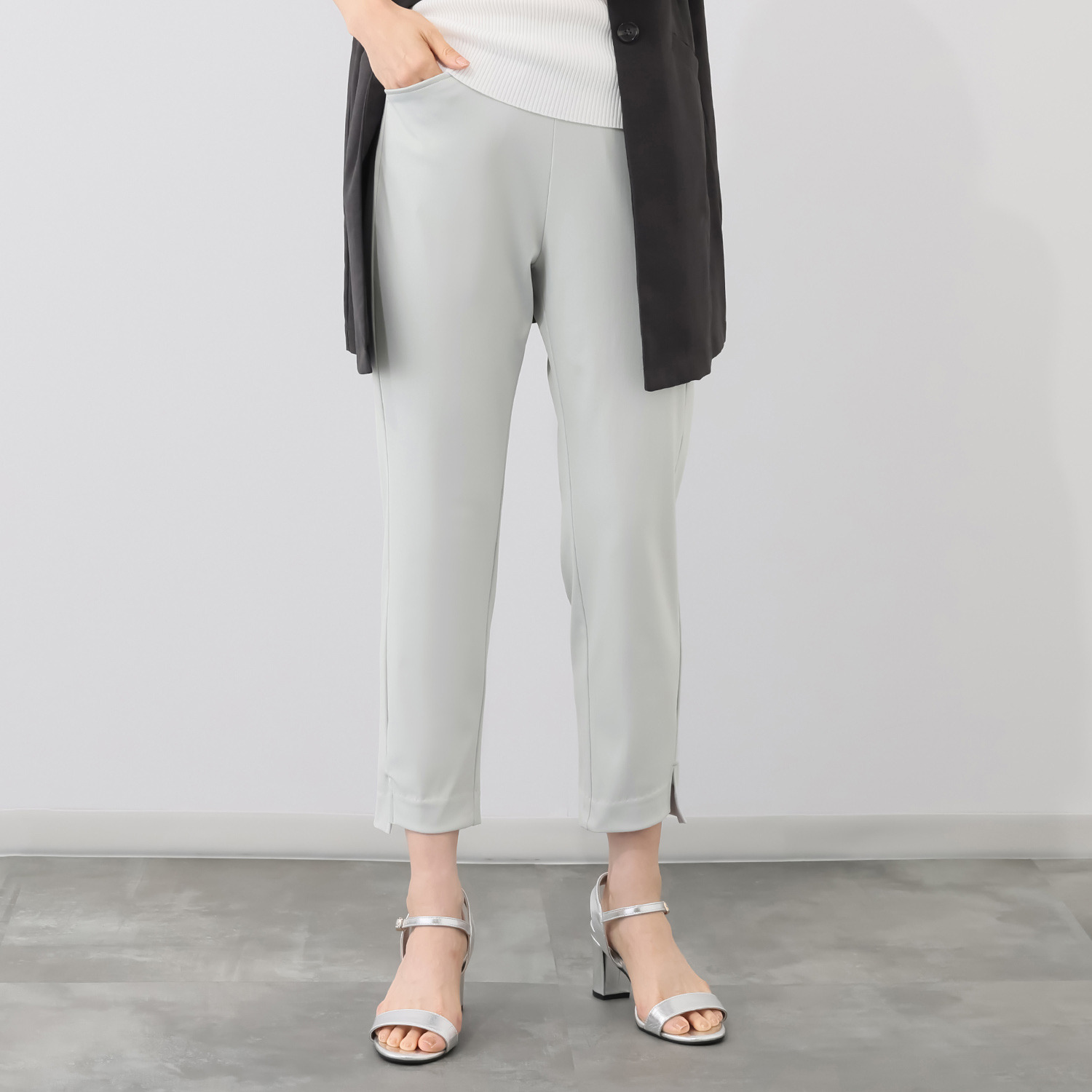 ラ・シュシュ ＵＶカット・接触冷感 吸水速乾 コットン混生地で快適 ３Ｄテーパードパンツ ＜股下６０ｃｍ＞