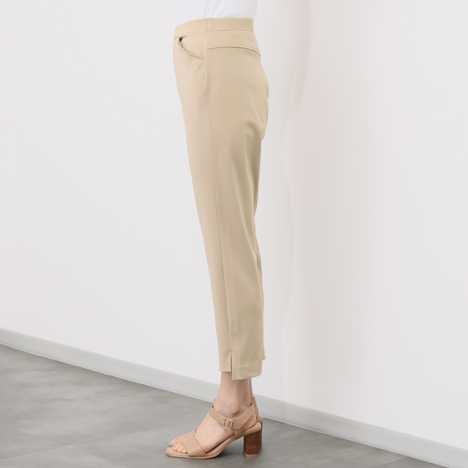 ラ・シュシュ ＵＶカット・接触冷感 吸水速乾 コットン混生地で快適 ３Ｄテーパードパンツ ＜股下６０ｃｍ＞