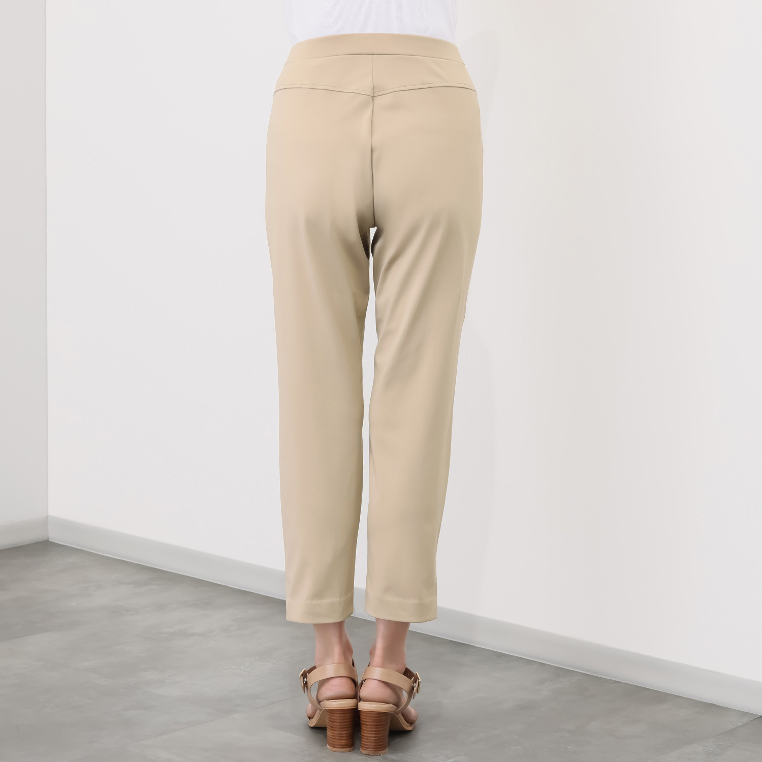 ラ・シュシュ ＵＶカット・接触冷感 吸水速乾 コットン混生地で快適 ３Ｄテーパードパンツ ＜股下６０ｃｍ＞