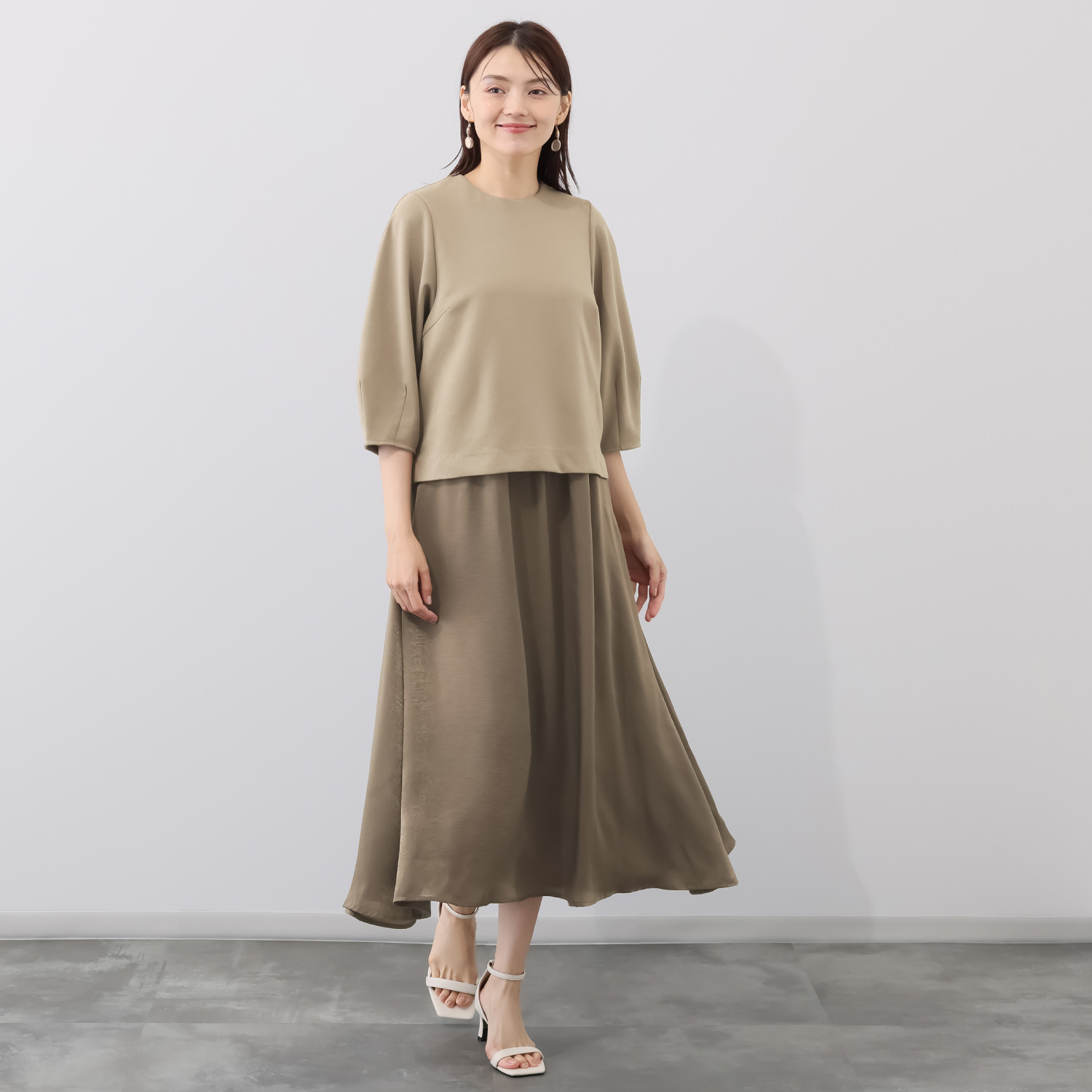 イロプライム 一枚で楽ちん！ スレンダー見せワンピース