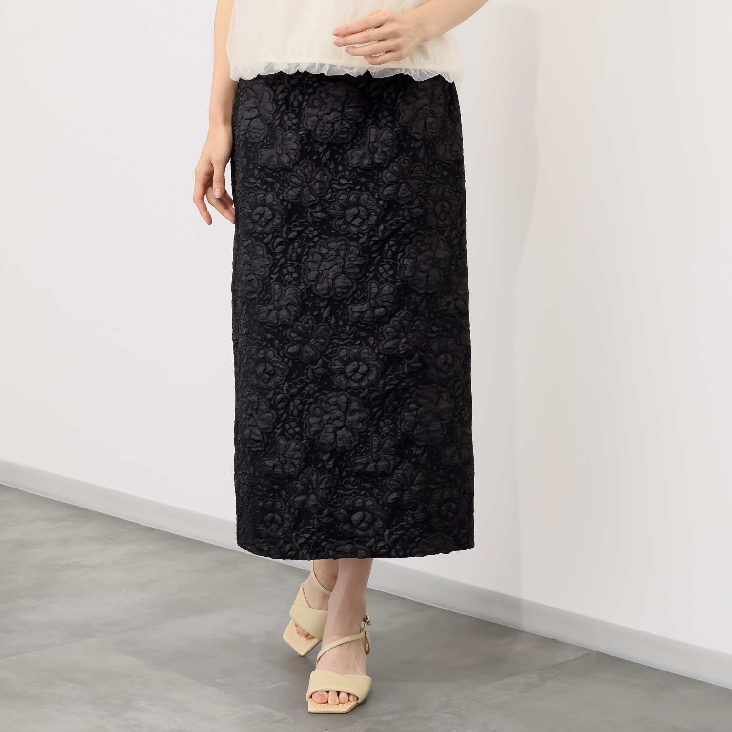 イロプライム 華やかジャガードの ナロースカート