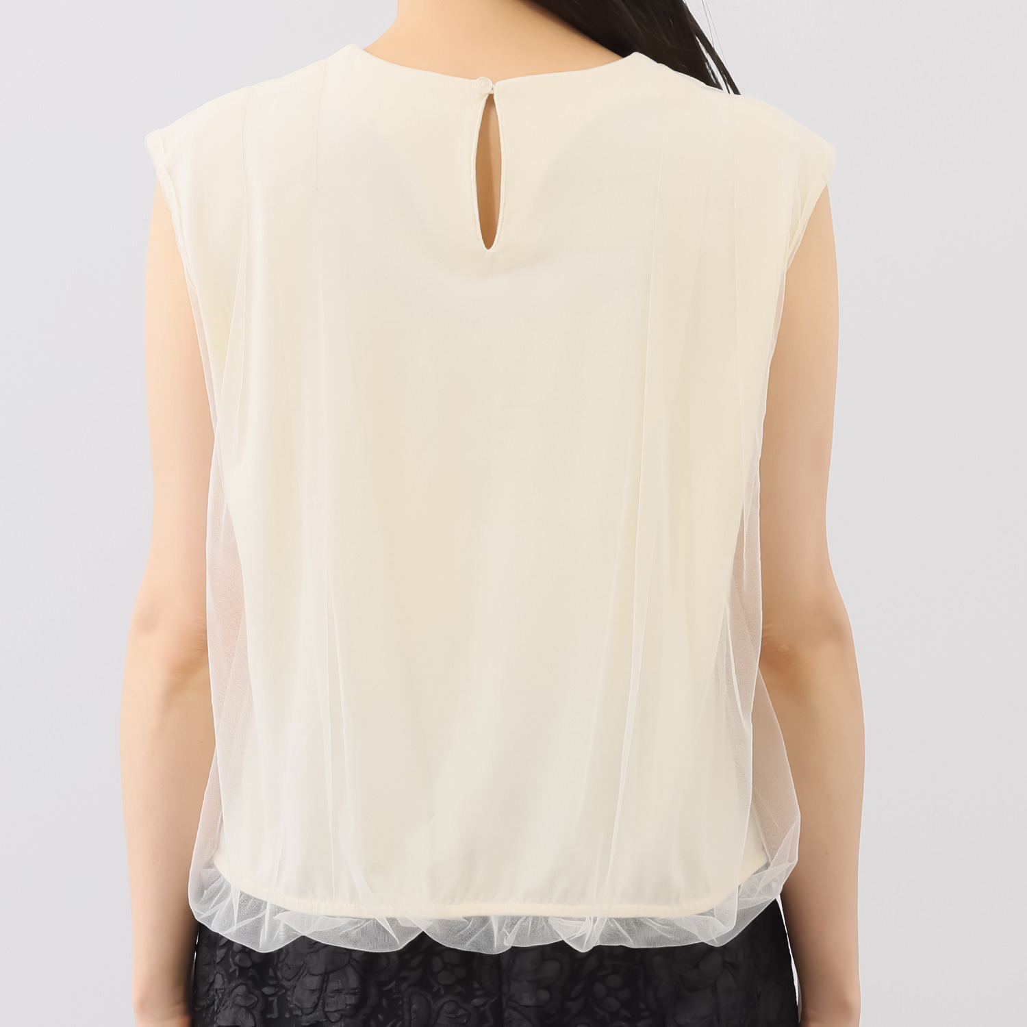 イロプライム チュール重ねの ふんわりプルオーバー