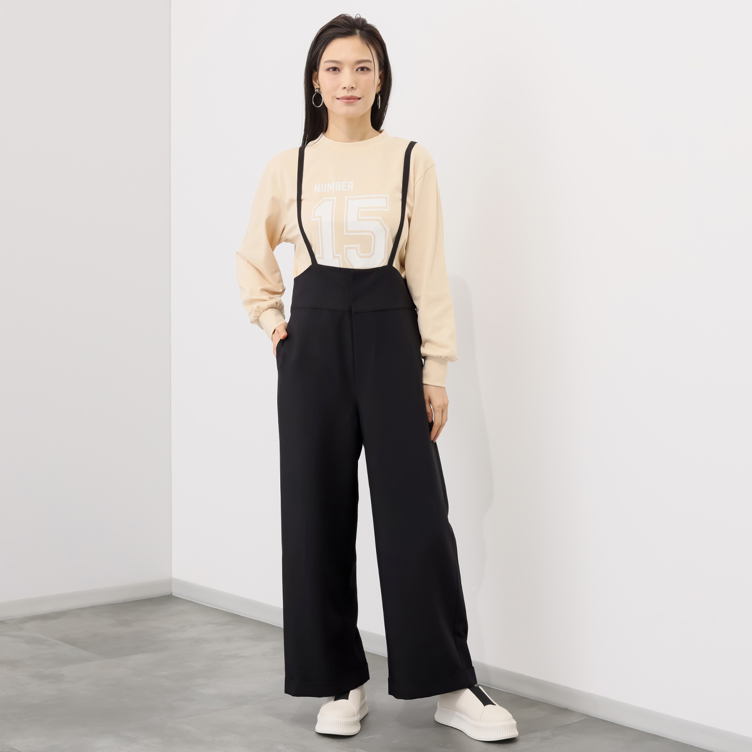 イロプライム ハイウエストの スタイルアップサロペット