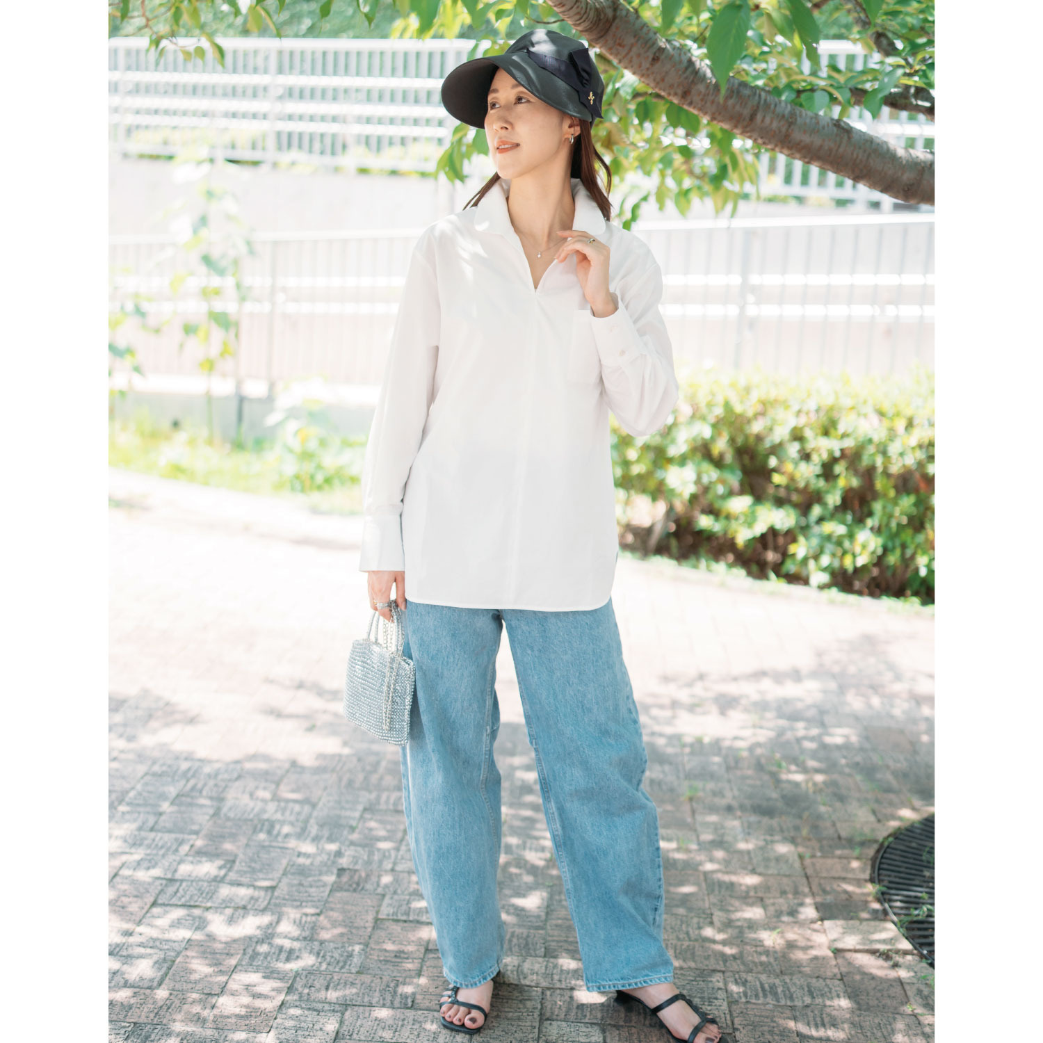 ヘ・エラ 大人美人な白シャツ