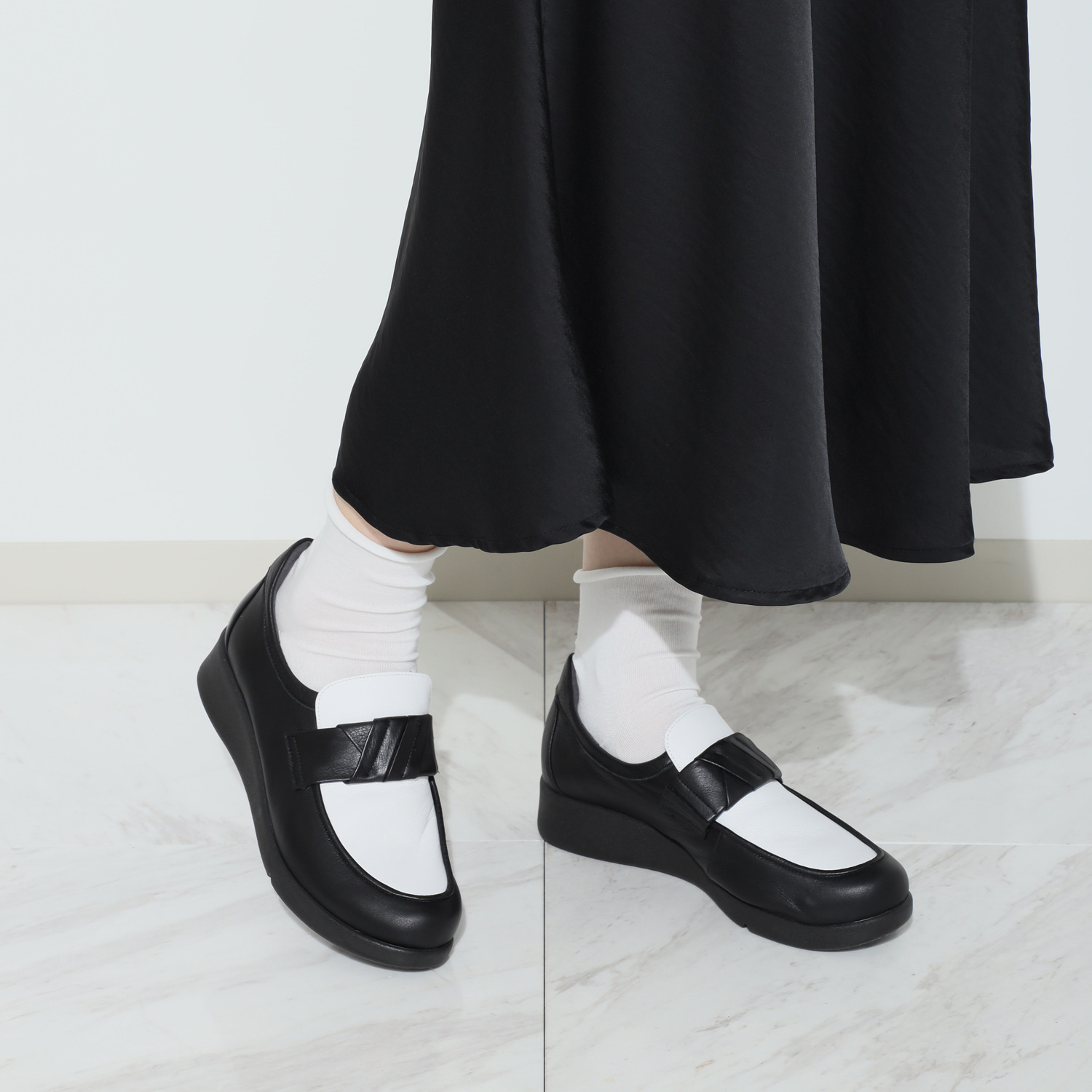 ミスキョウコ 日本製 はっ水ソフト本革 デザインベルト ローファー