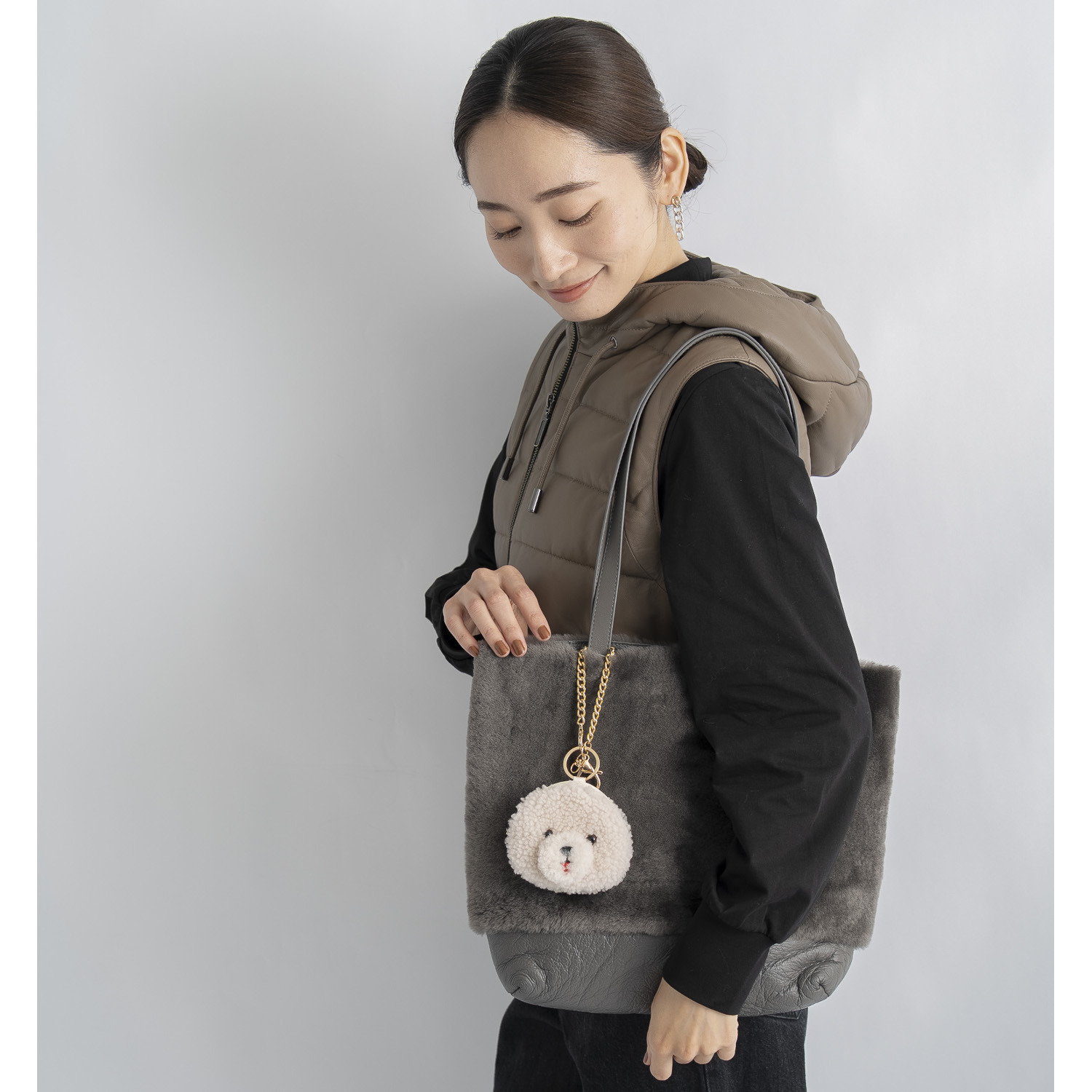 ティエドゥール ムートンの ワンちゃんチャームポーチ